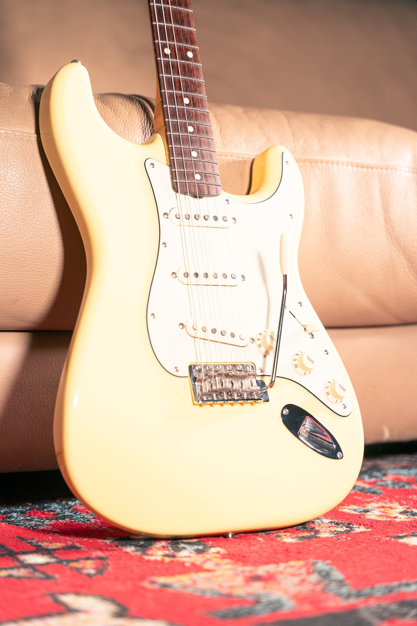 Fender Special Edition Classic Series 60s Stratocaster Canary Diamond Preowned