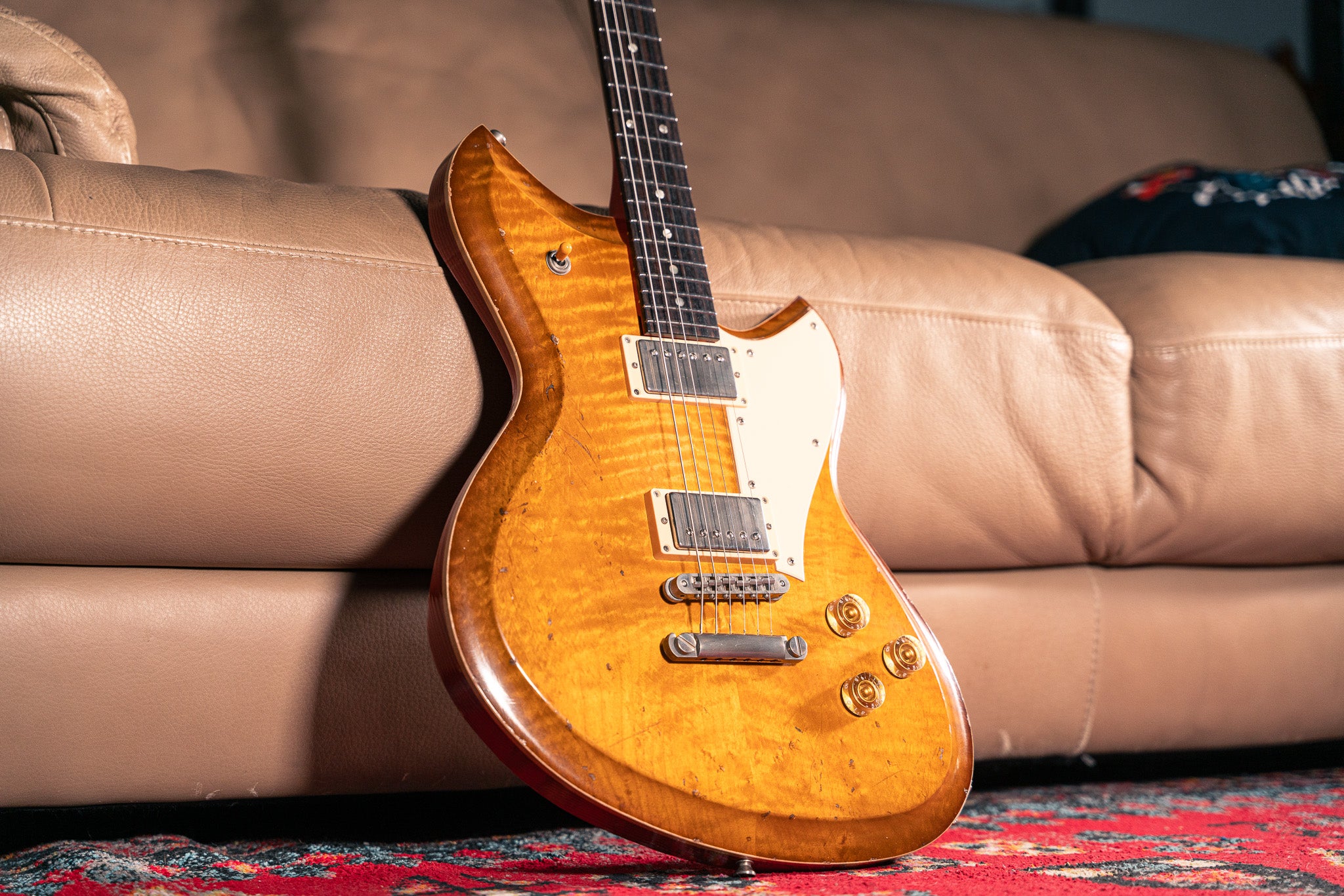 Novo Chambered Serus H2, Dealer LTD Dirty Lemon Burst w/Faded Back & Sides