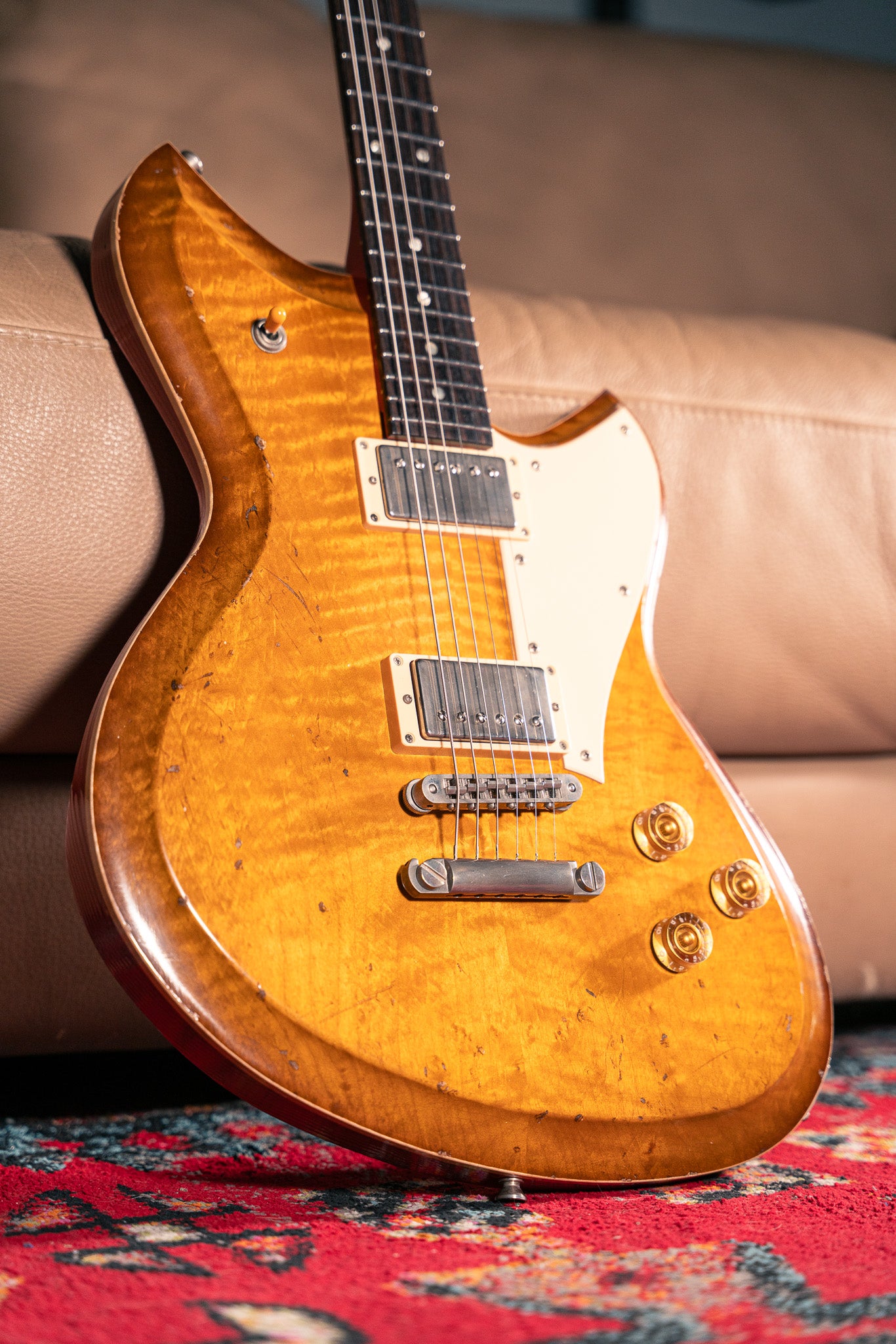 Novo Chambered Serus H2, Dealer LTD Dirty Lemon Burst w/Faded Back & Sides