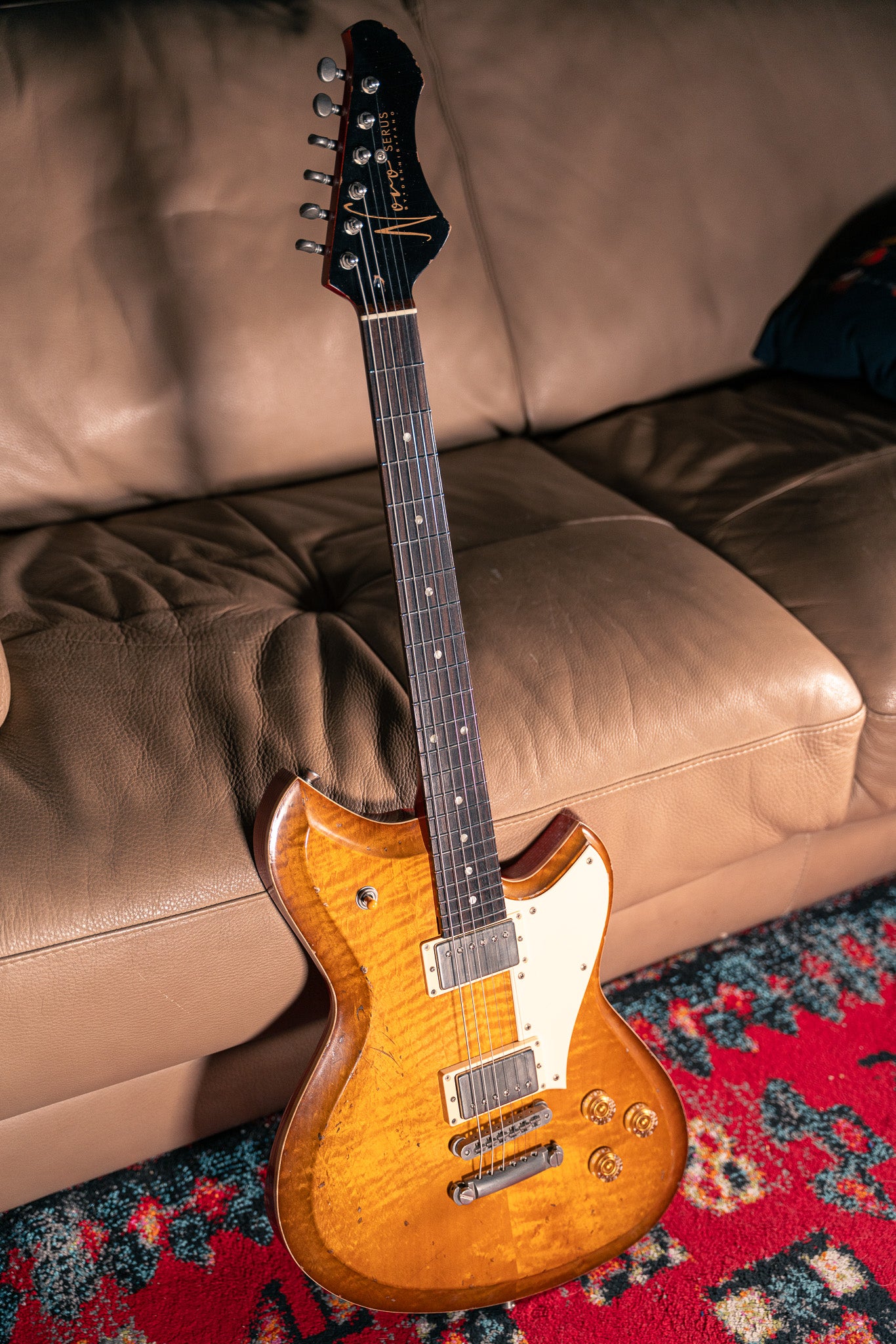 Novo Chambered Serus H2, Dealer LTD Dirty Lemon Burst w/Faded Back & Sides