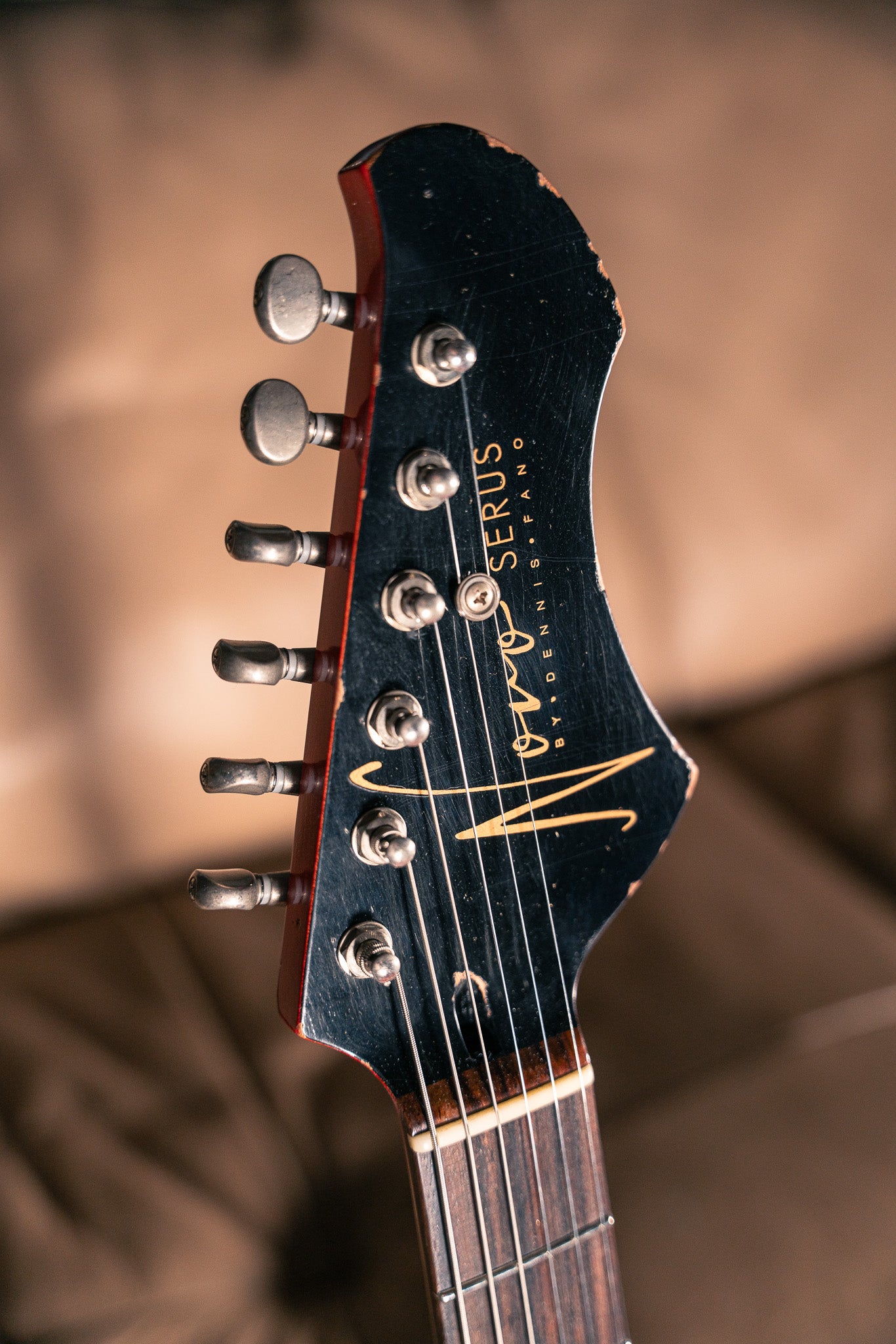 Novo Chambered Serus H2, Dealer LTD Dirty Lemon Burst w/Faded Back & Sides