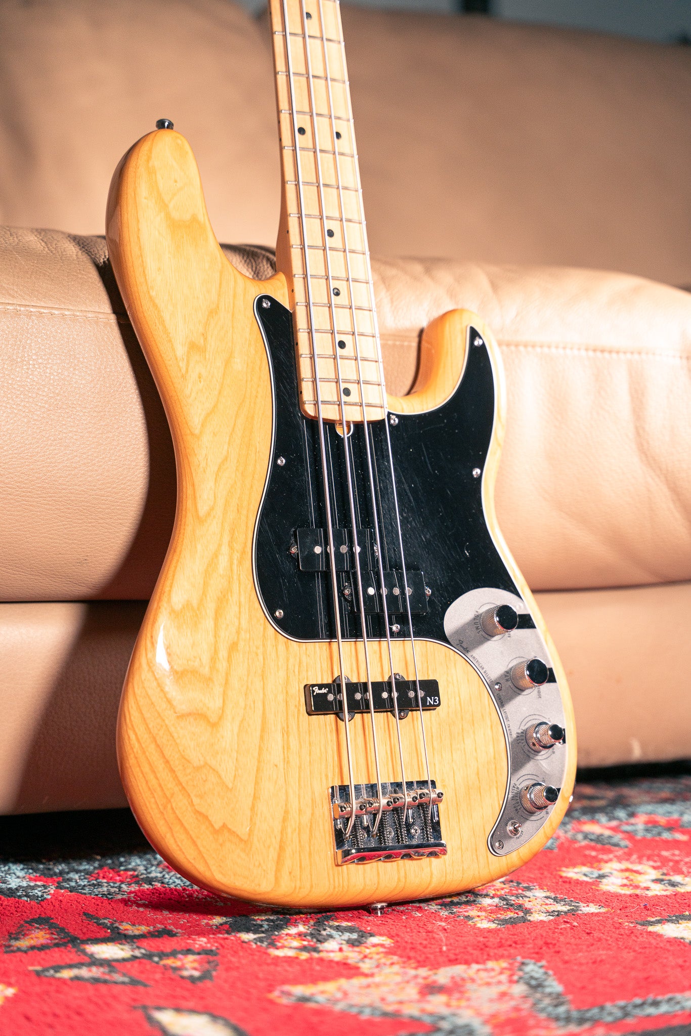 Fender American Deluxe Precision Bass MN Natural Ash Pre-Owned