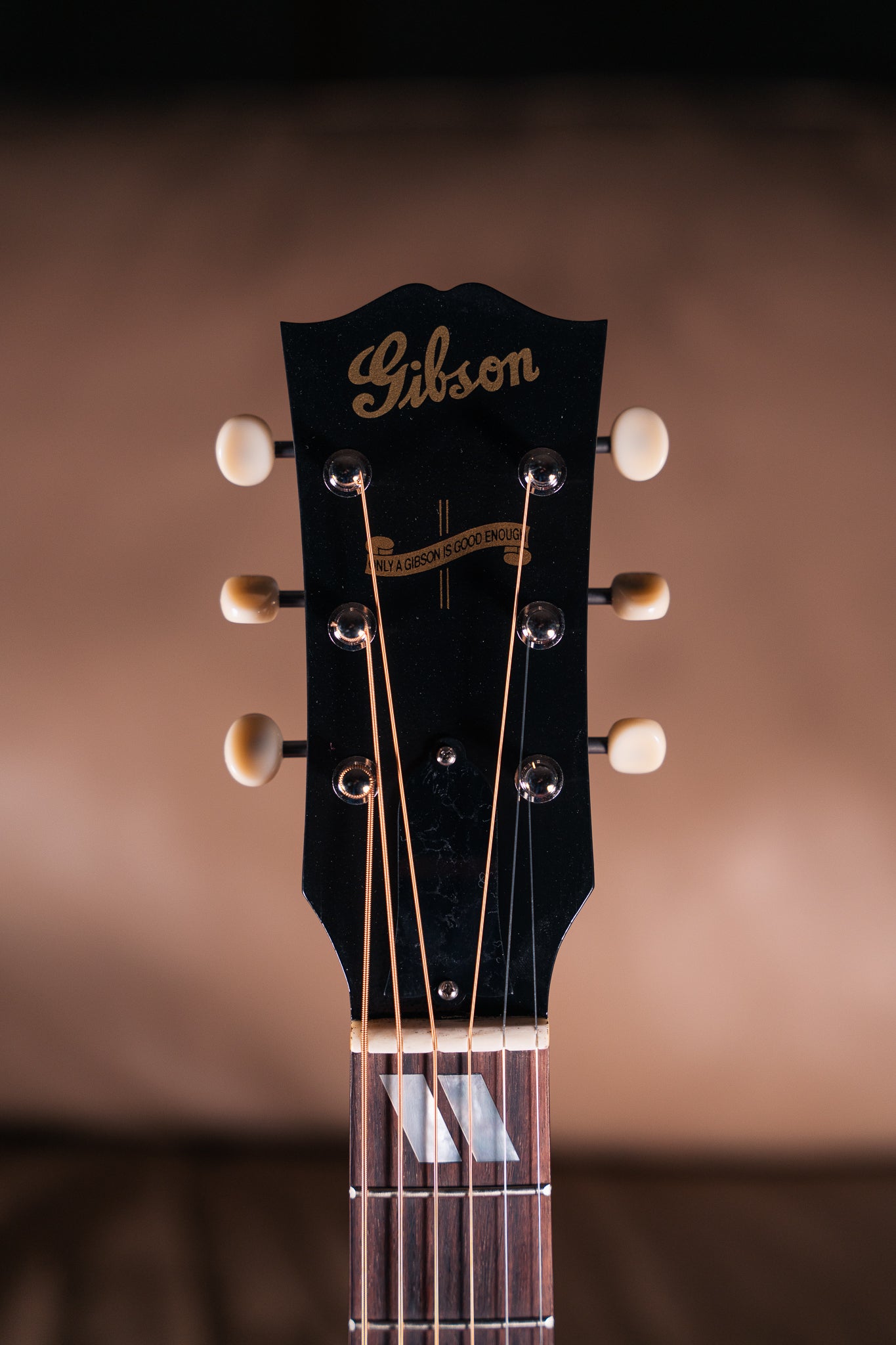 Gibson Custom '42 Banner Southern Jumbo