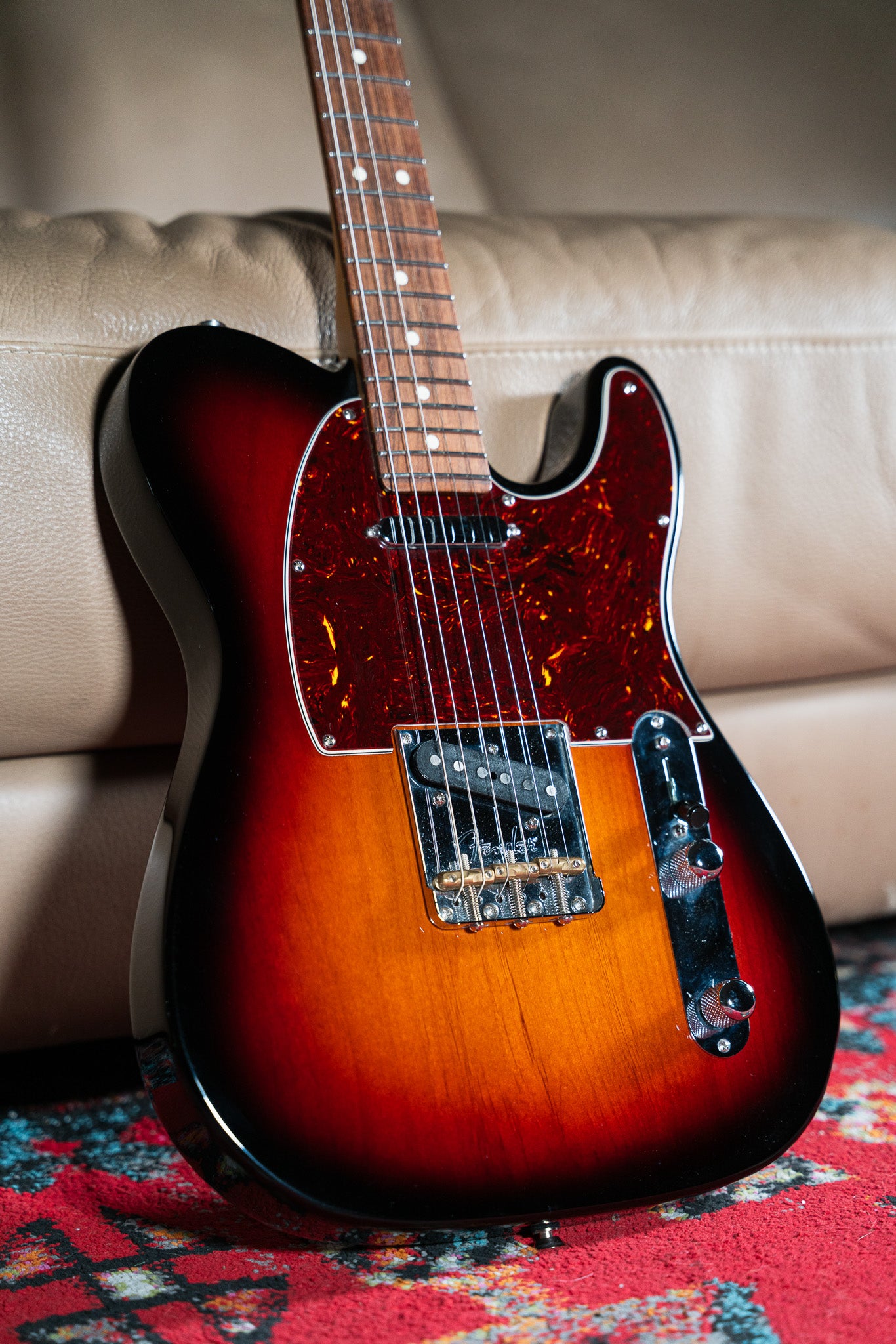 Fender American Professional II Telecaster®, Rosewood Fingerboard, 3-Color Sunburst Pre-Owned