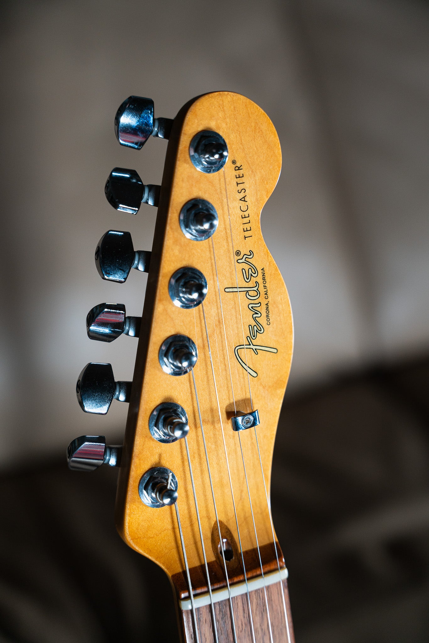 Fender American Professional II Telecaster®, Rosewood Fingerboard, 3-Color Sunburst Pre-Owned