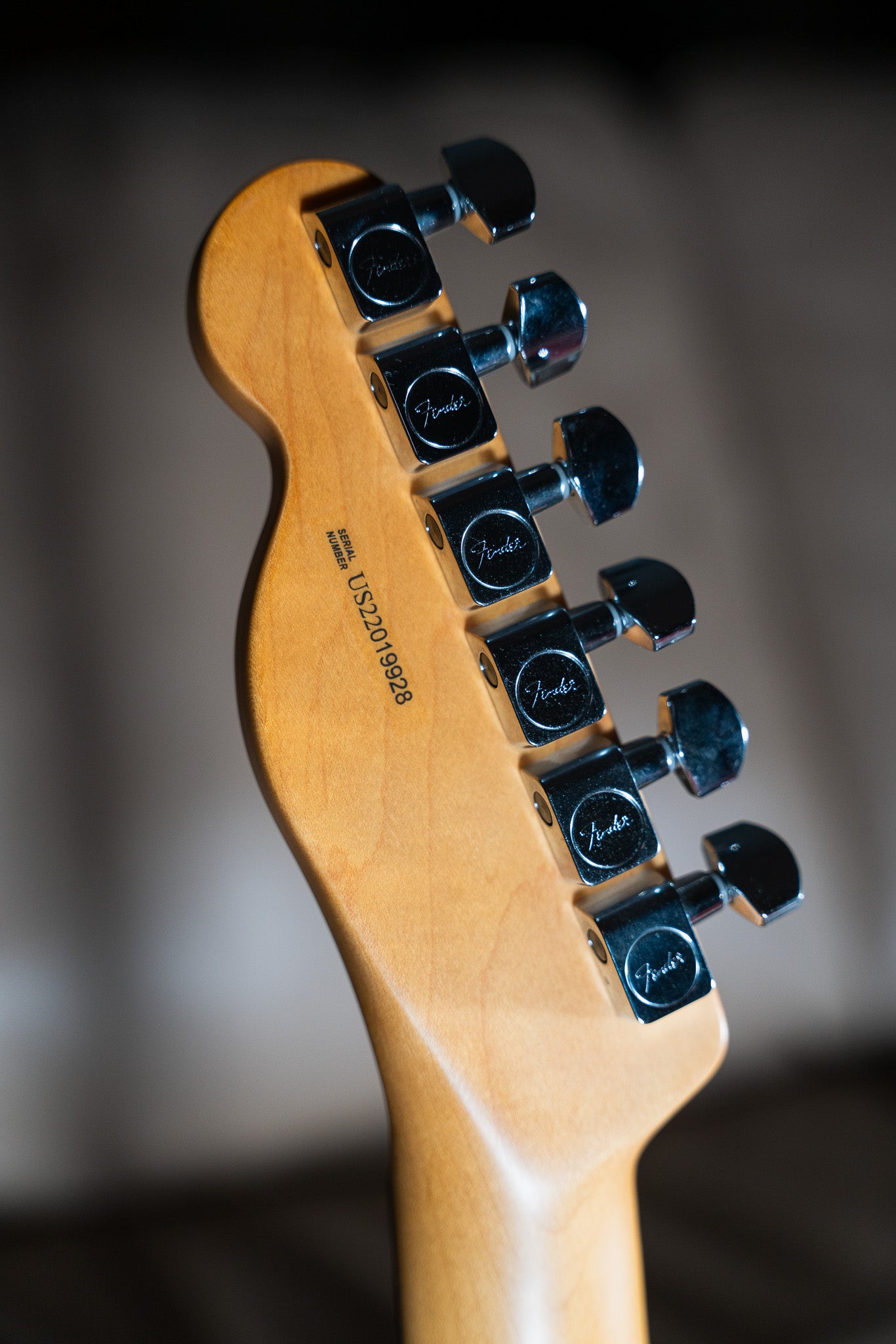 Fender American Professional II Telecaster®, Rosewood Fingerboard, 3-Color Sunburst Pre-Owned