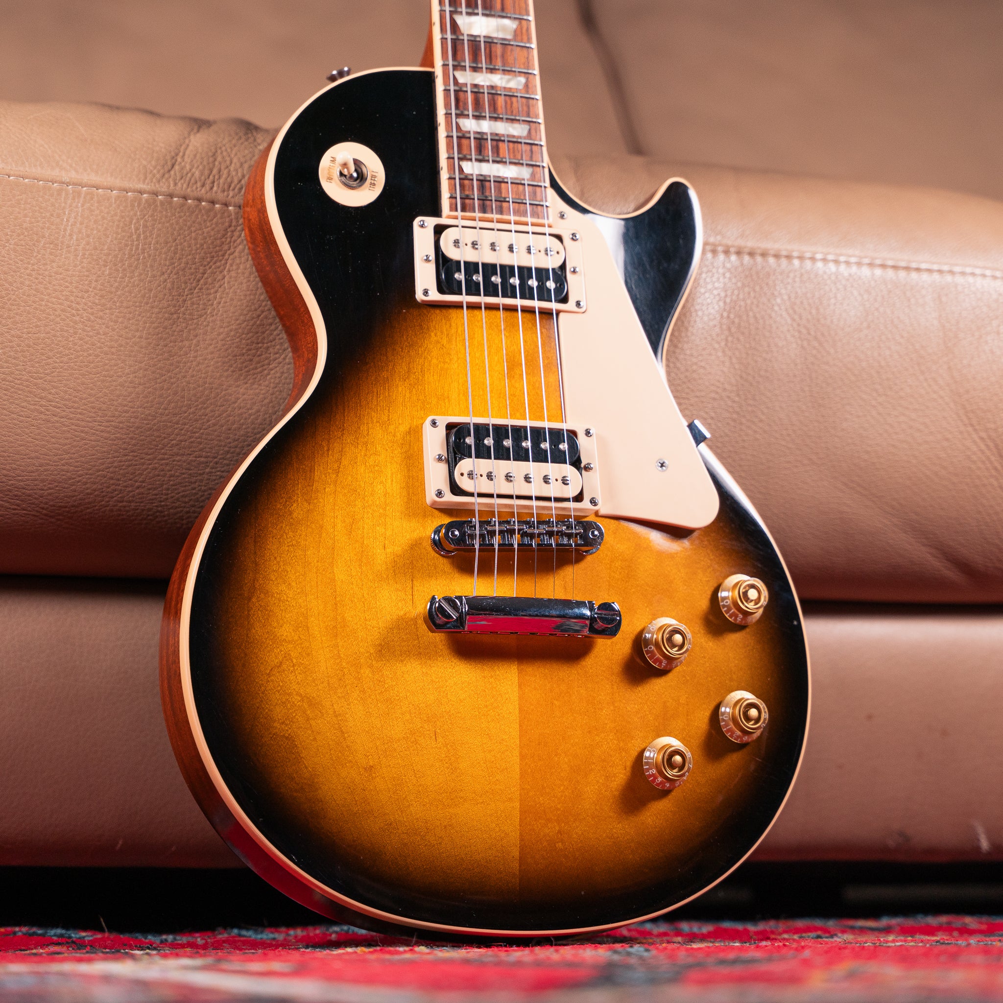 Gibson - 2010 - Les Paul Traditional Pro in Tobacco Sunburst