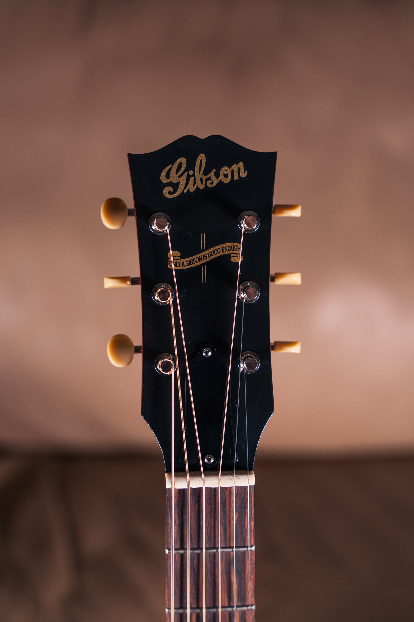 Gibson Custom '42 Banner J-45