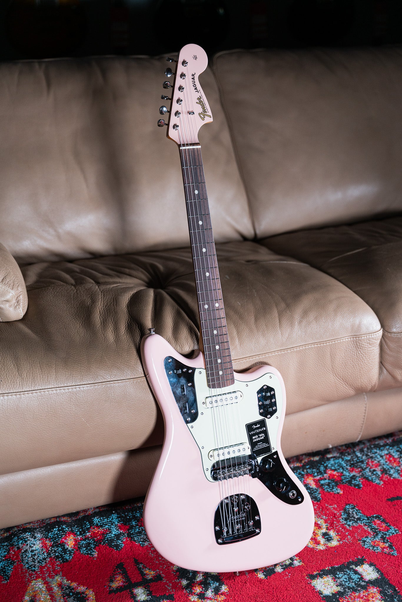 Fender Vintera III Mid '60s Jaguar Rosewood Fingerboard Shell Pink