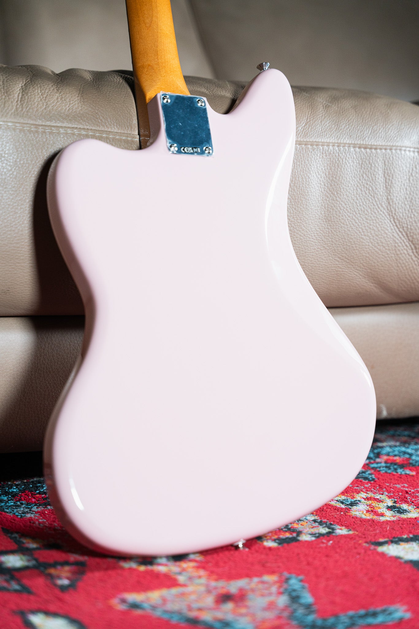 Fender Vintera III Mid '60s Jaguar Rosewood Fingerboard Shell Pink