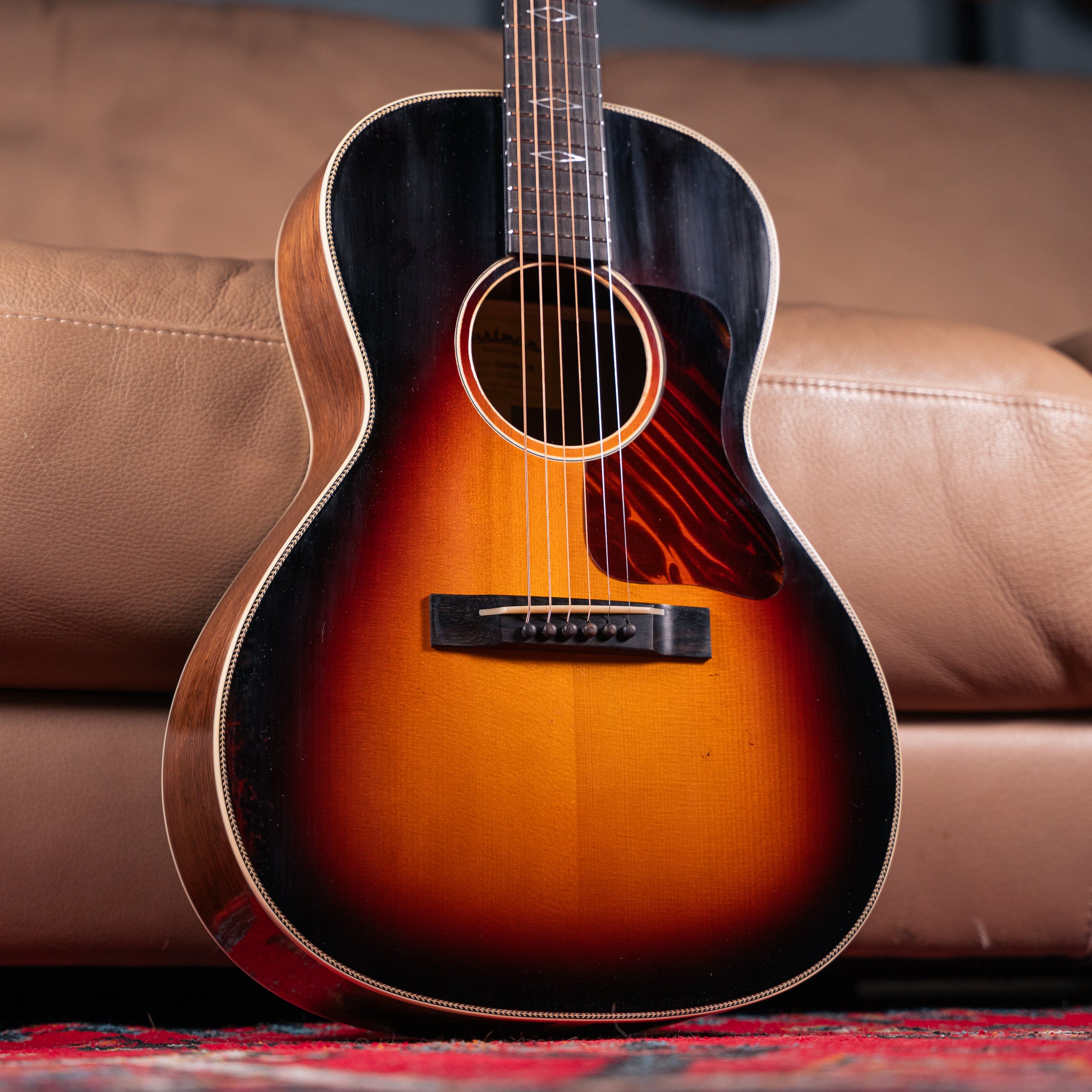 Eastman E22OOSS/v in Antique Sunburst