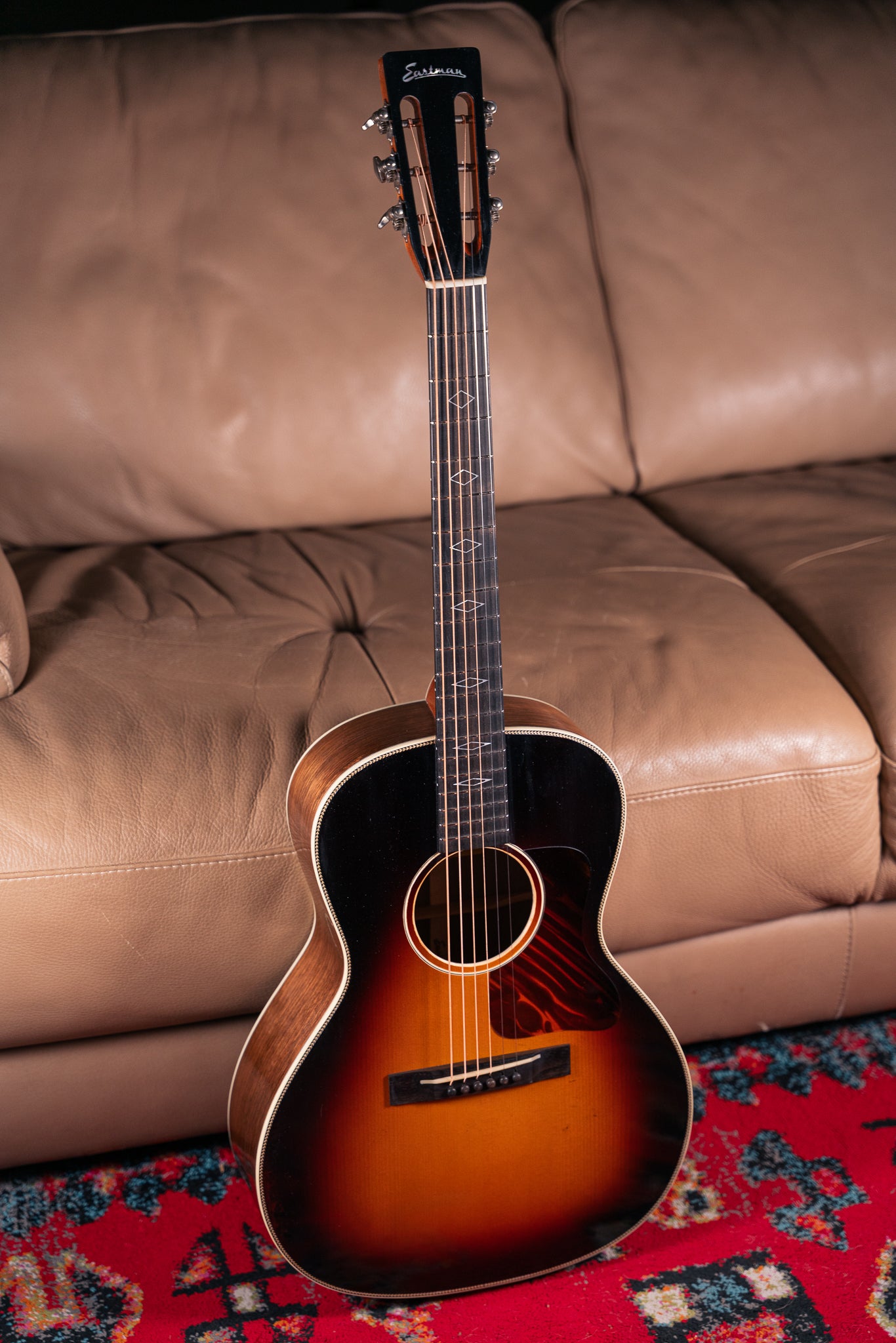 Eastman E22OOSS/v in Antique Sunburst