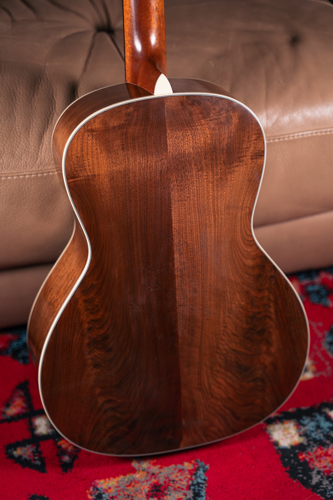 Eastman E22OOSS/v in Antique Sunburst