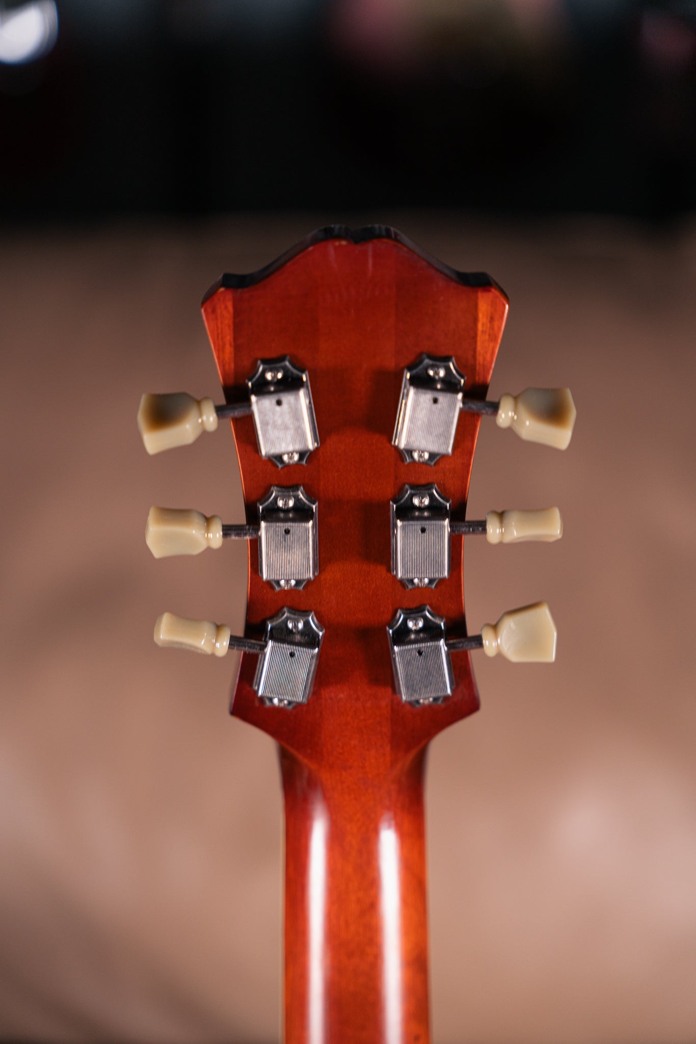 Eastman T64/v in Antique Goldburst – Lidgett Music
