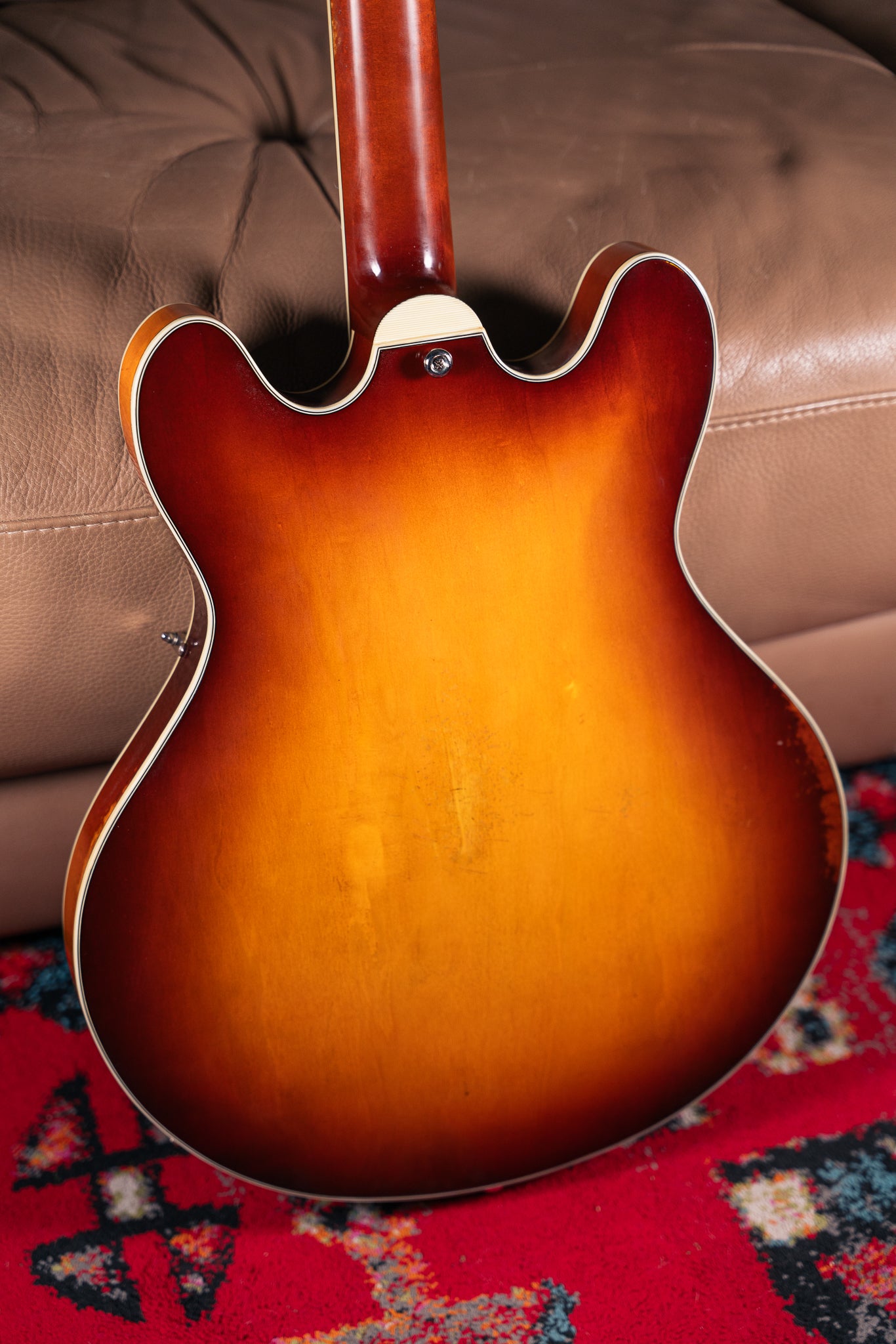 Eastman T64/v in Antique Goldburst – Lidgett Music