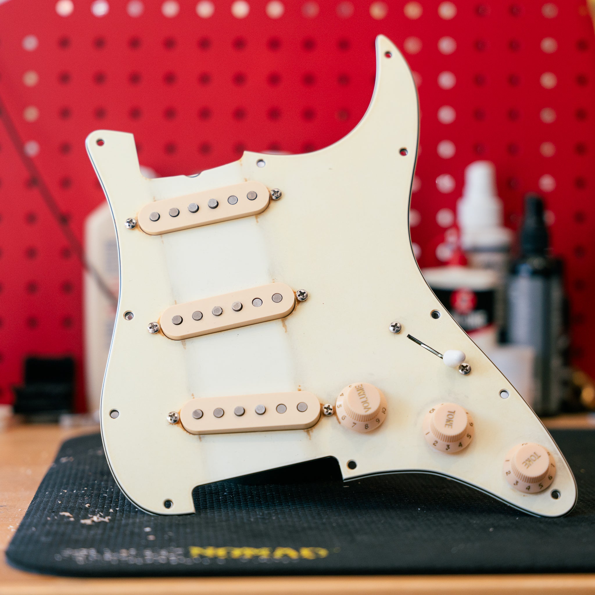 Fender Custom Shop Hand-Wound '64 Strat Pickups w/ Relic'd Guard, Pre-Owned