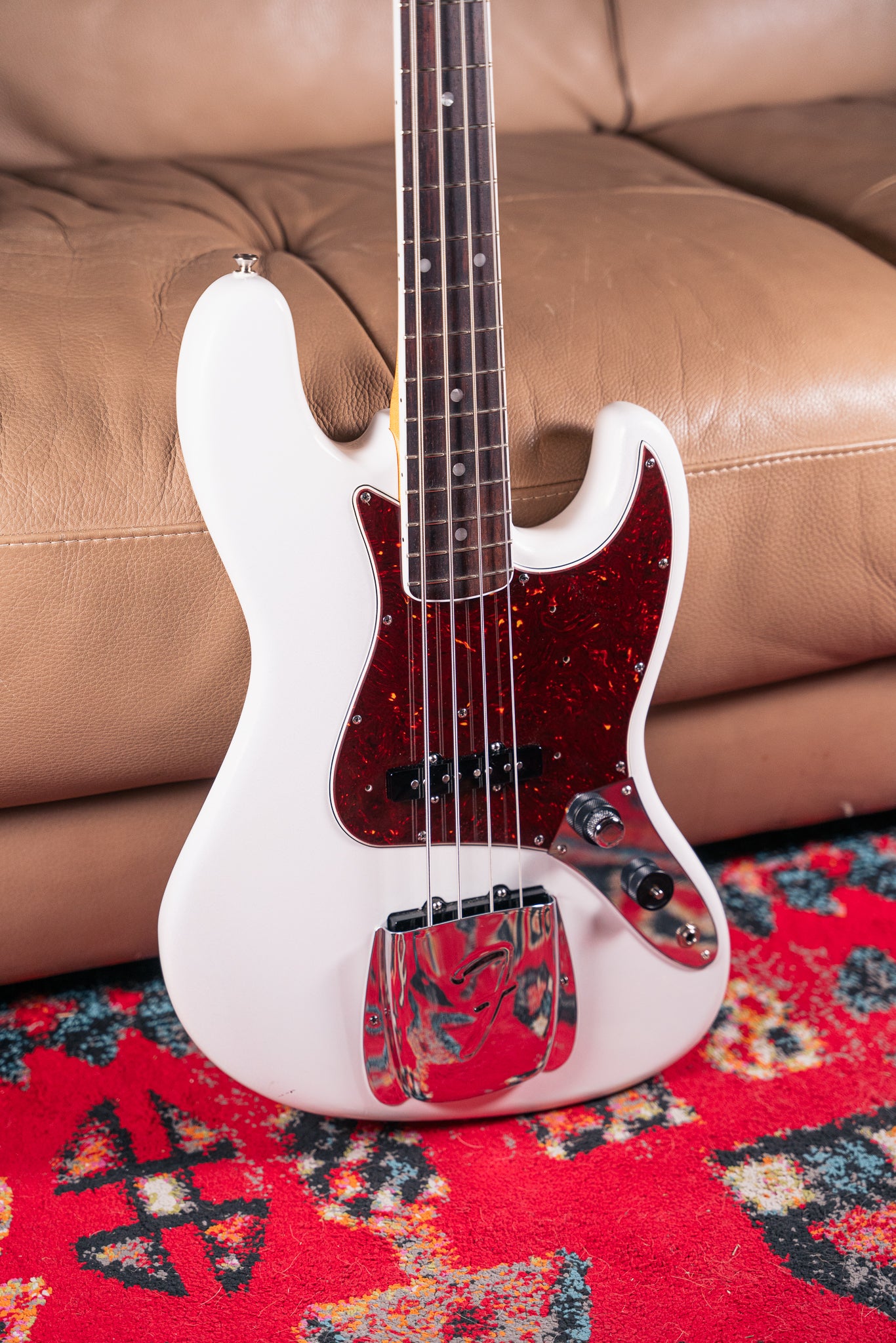 Fender - 2021 - 60th Anniversary Jazz Bass in Arctic Pearl