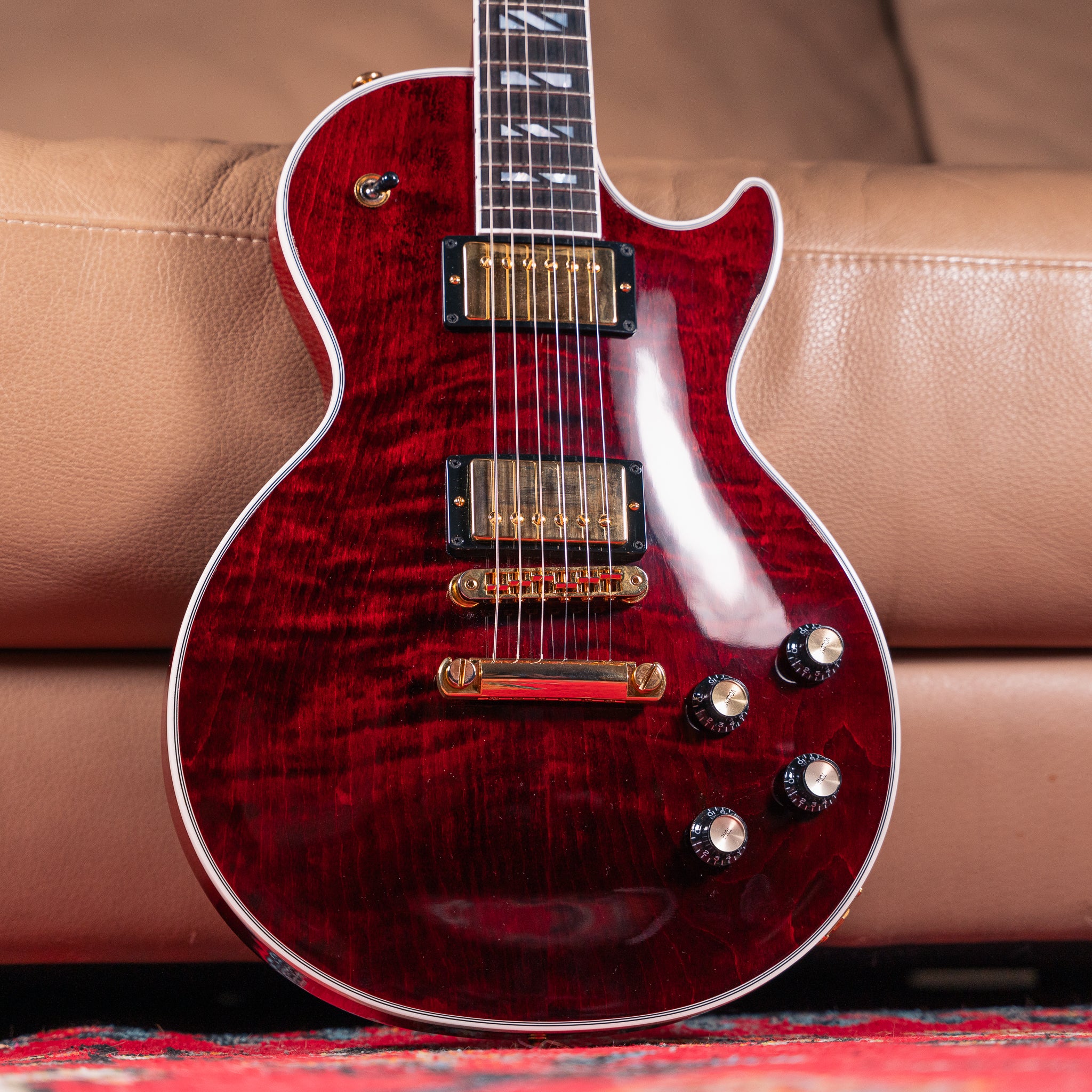 Gibson Les Paul Supreme in Wine Red, Pre-Owned