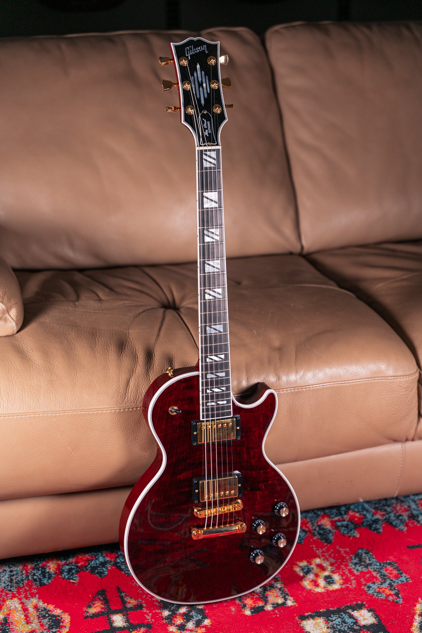 Gibson Les Paul Supreme in Wine Red, Pre-Owned