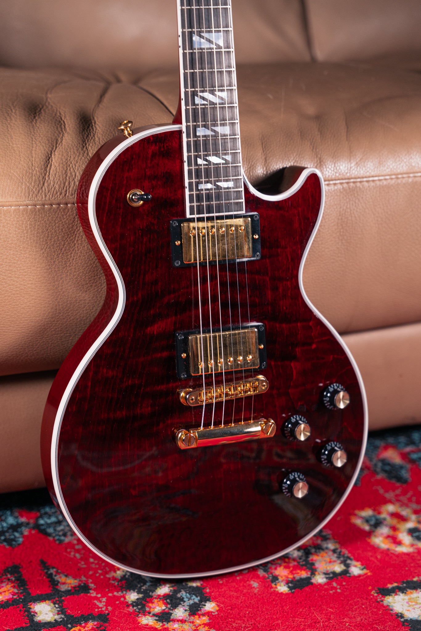 Gibson Les Paul Supreme in Wine Red, Pre-Owned