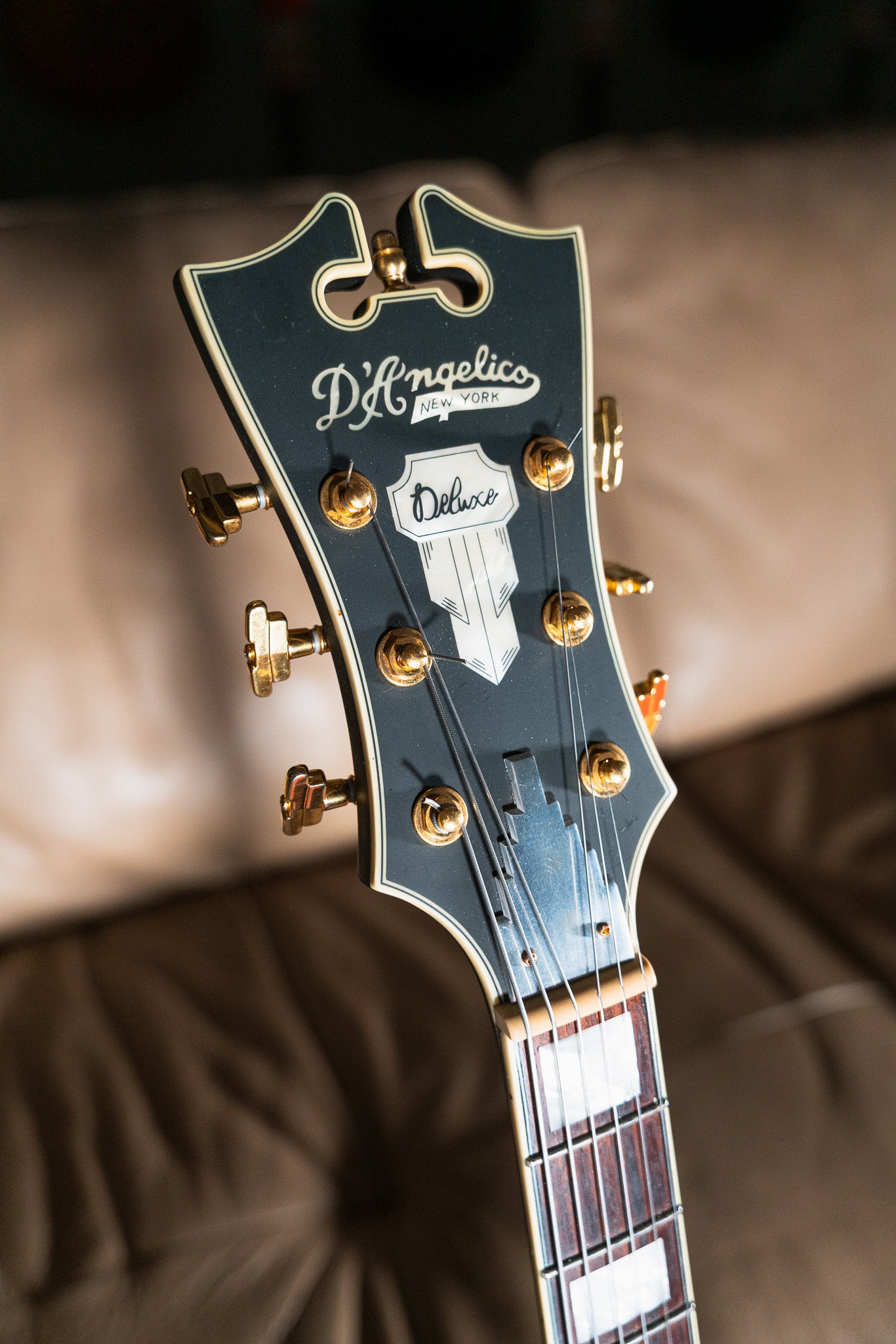 D’Angelico DLX-DH 11 Pre-Owned