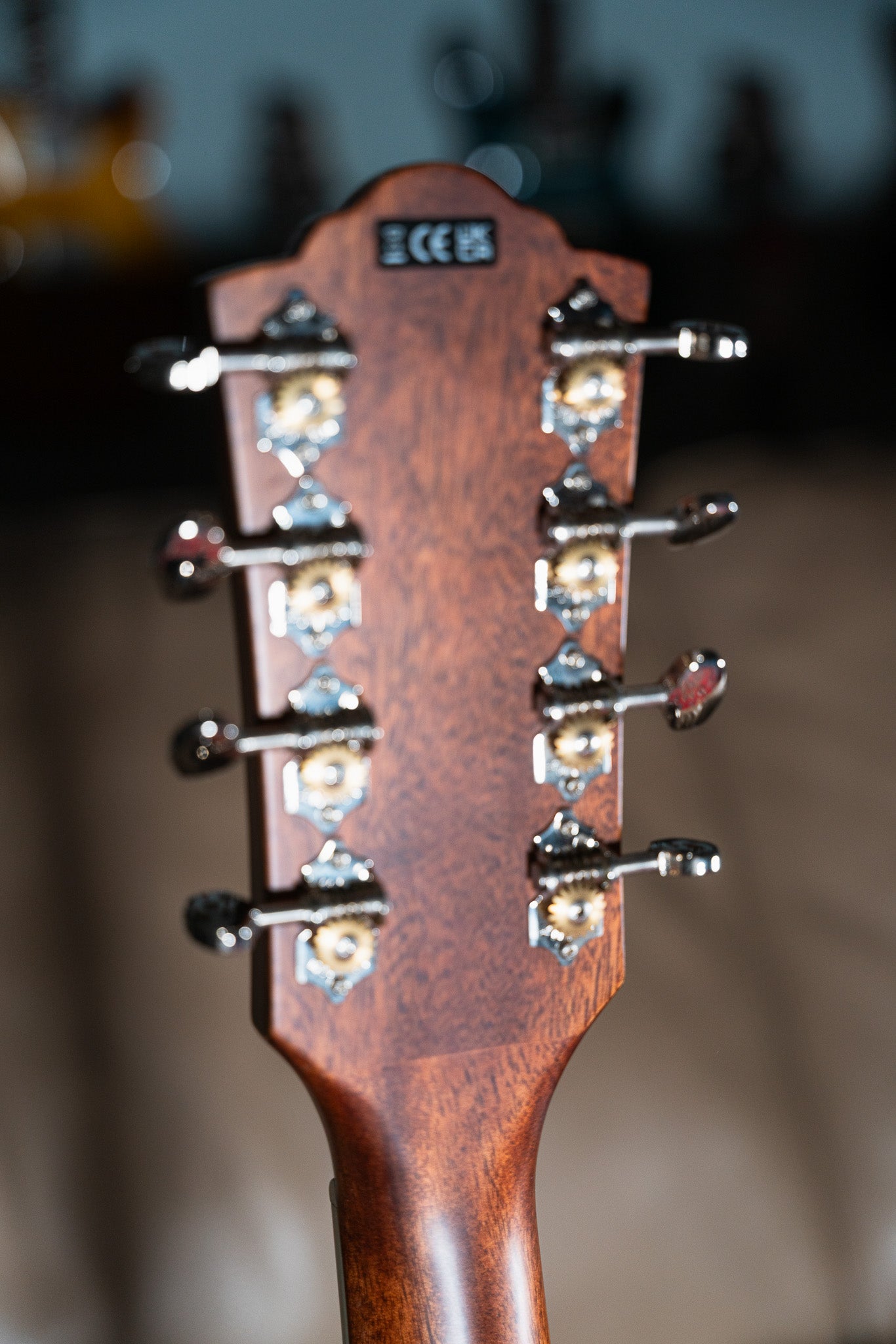 Guild BT-258E Deluxe Baritone Pre-Owned