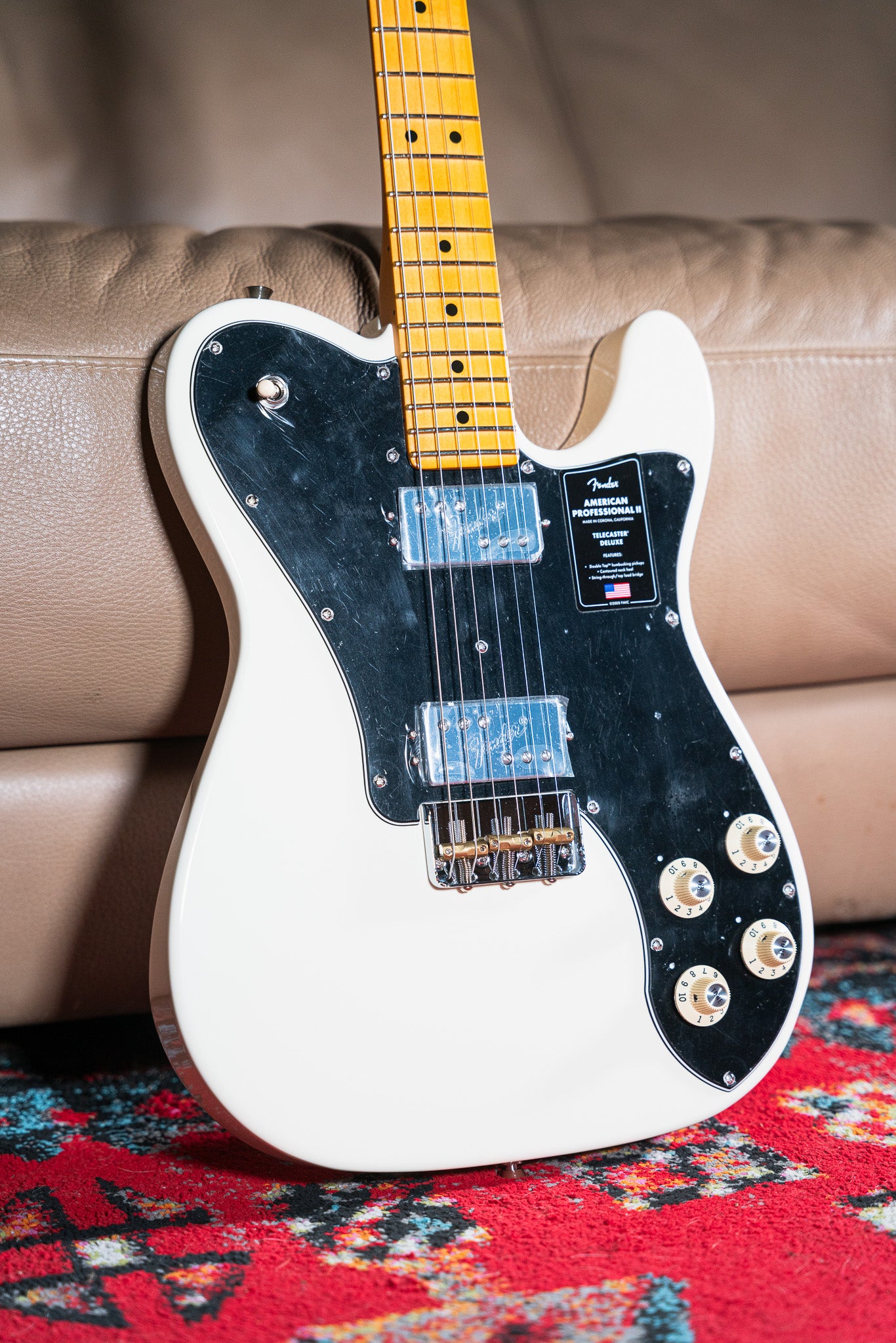 American Professional II Telecaster® Deluxe Maple Fingerboard Olympic White Pre-owned