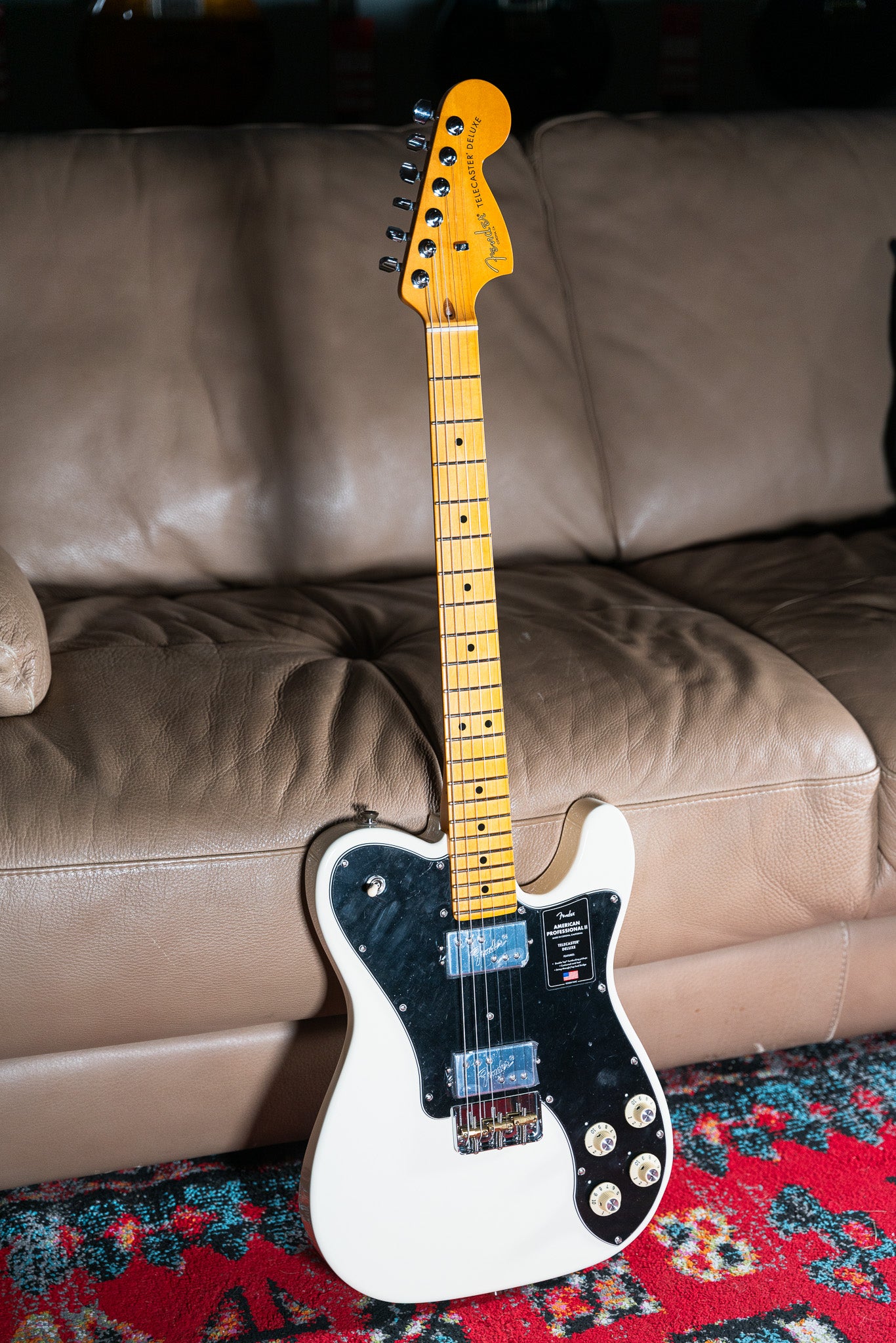 American Professional II Telecaster® Deluxe Maple Fingerboard Olympic White Pre-owned