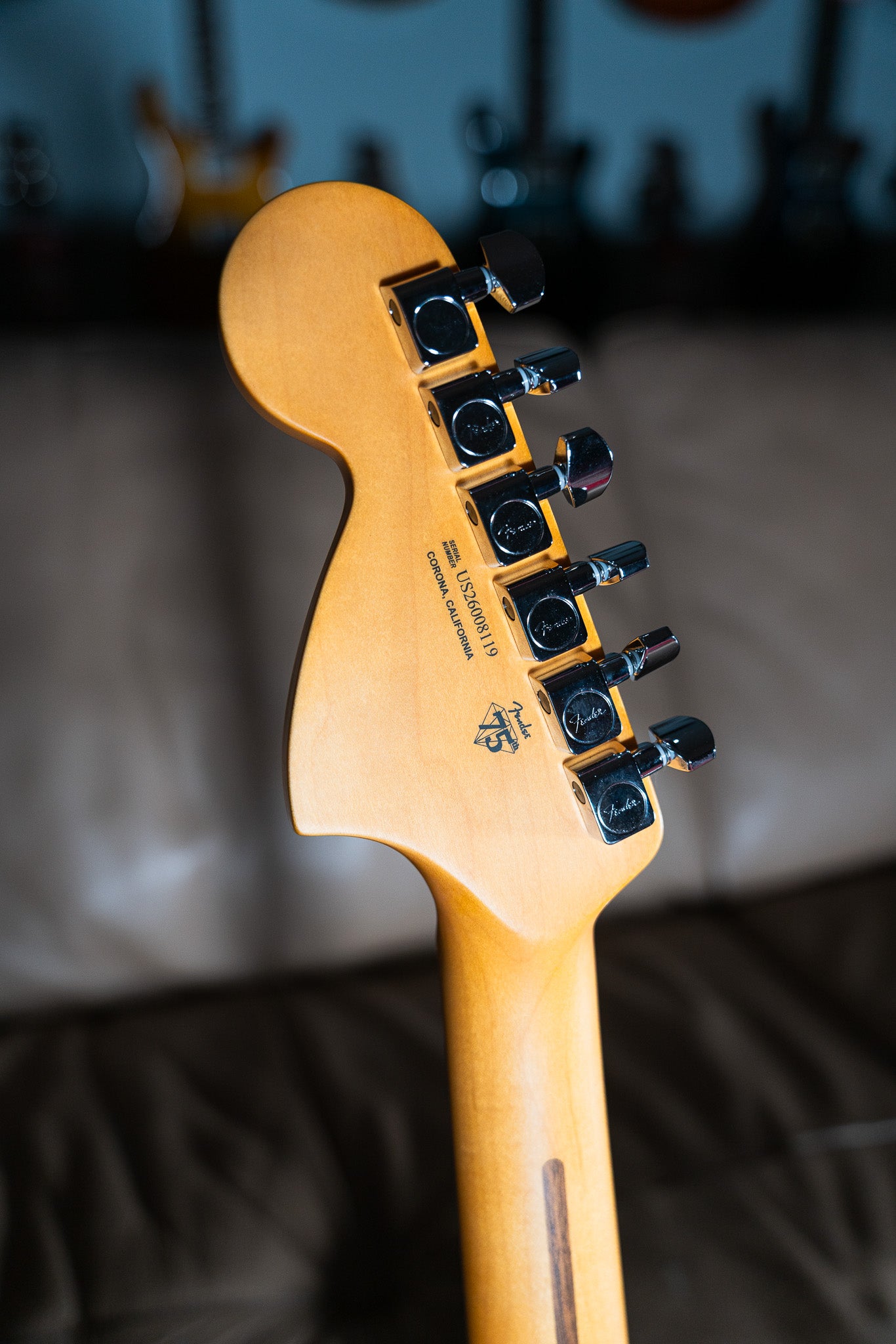 American Professional II Telecaster® Deluxe Maple Fingerboard Olympic White Pre-owned