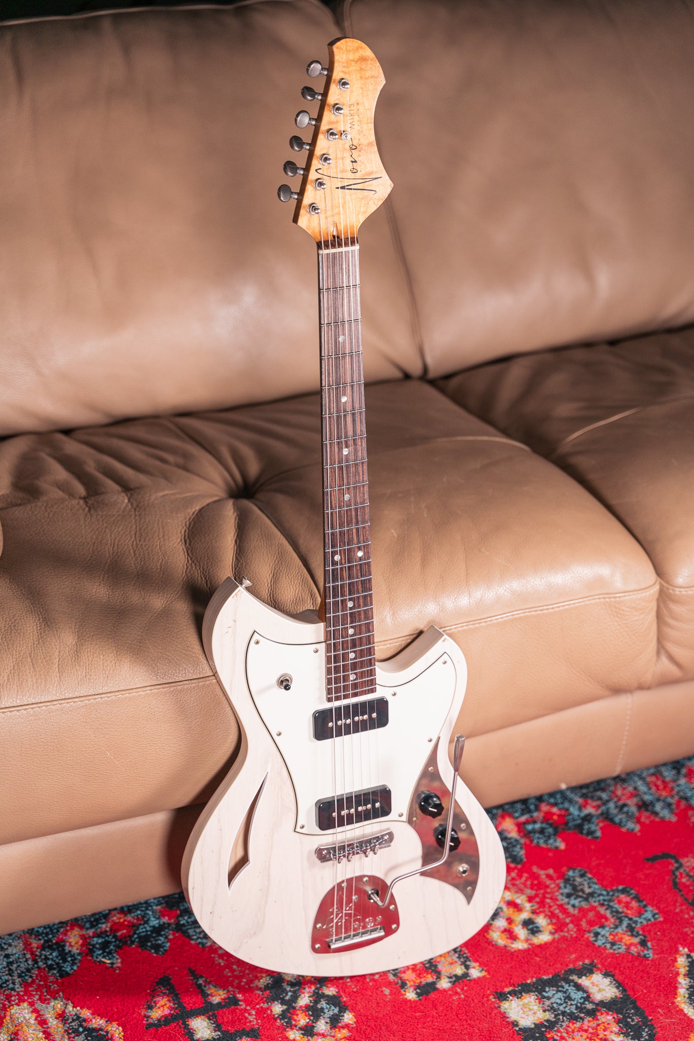 Novo Miris J in Mary Kaye White