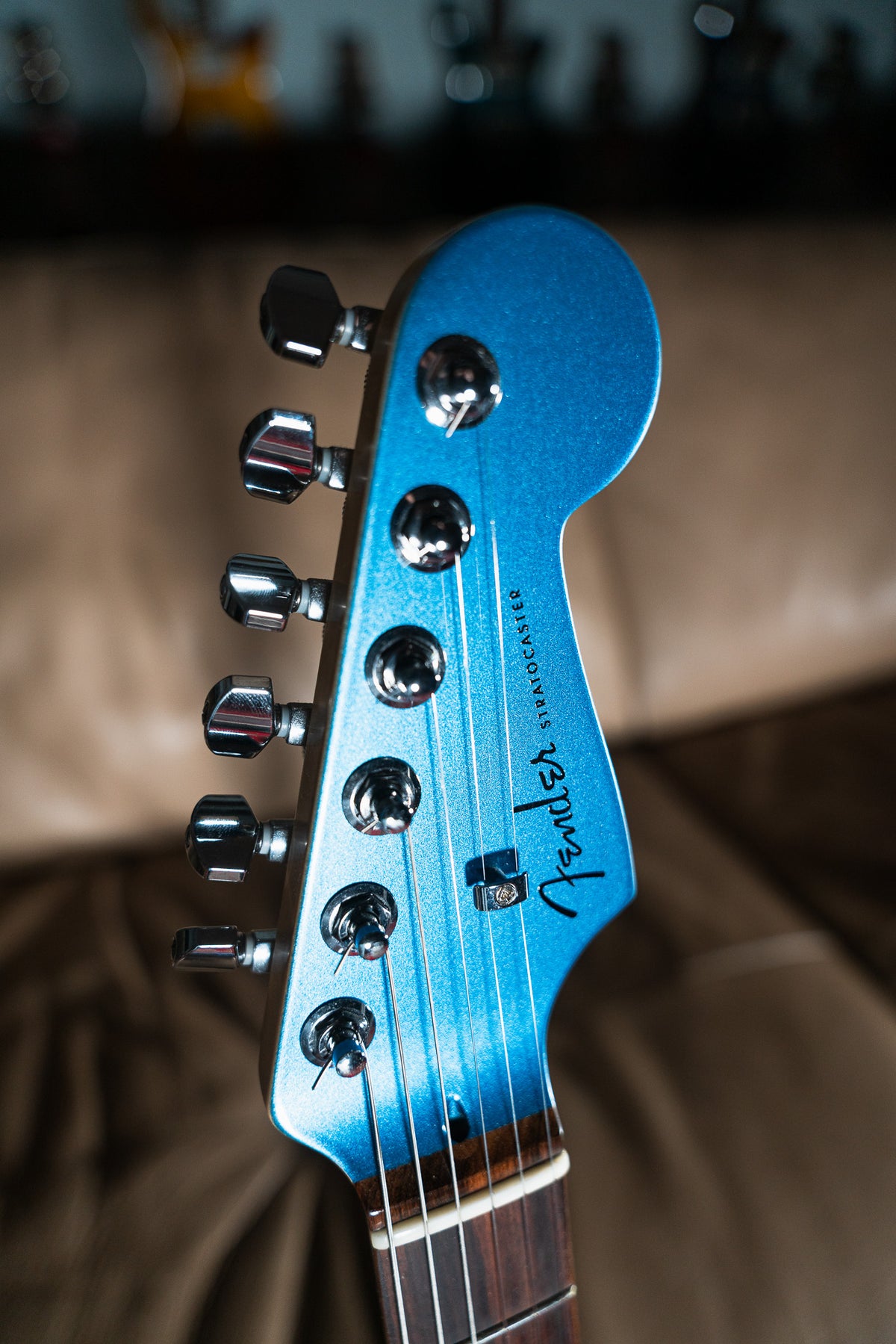 Fender Limited Edition American Showcase Stratocaster HSS  Sky Burst Metallic Pre-Ownded