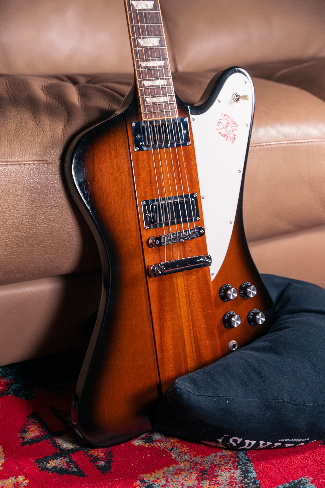 Gibson - 2010 - Firebird V in Vintage Sunburst