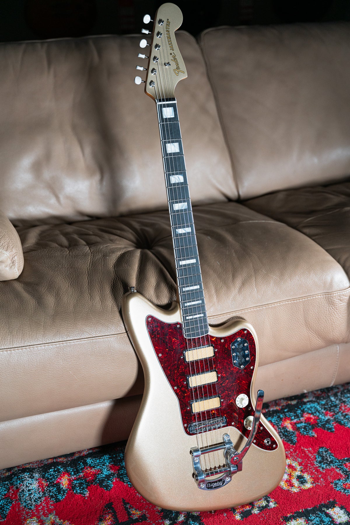 Fender Gold Foil Jazzmaster®, Ebony Fingerboard, Shoreline Gold