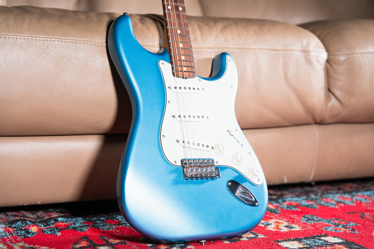 Fender Limited Edition Road Worn® '60s Stratocaster® in Lake Placid Blue Pre-owned