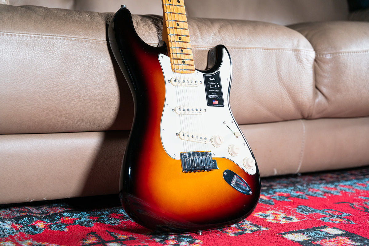 Fender American Ultra 3Tone Sunburst Pre-Owned