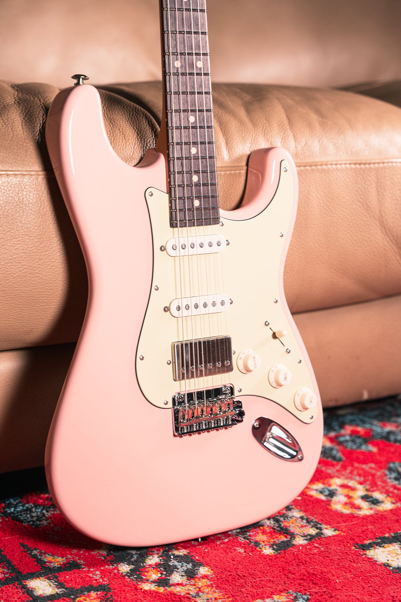 Suhr Mateus Asato Signature Classic S in Shell Pink