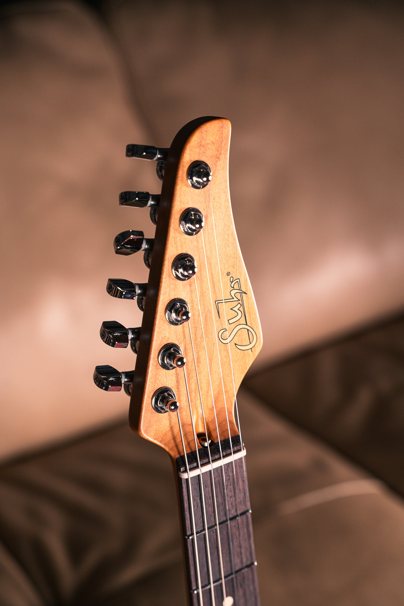 Suhr Mateus Asato Signature Classic S in Shell Pink