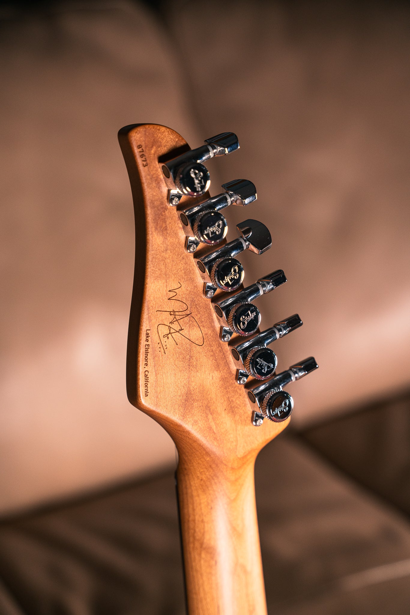 Suhr Mateus Asato Signature Classic S in Shell Pink