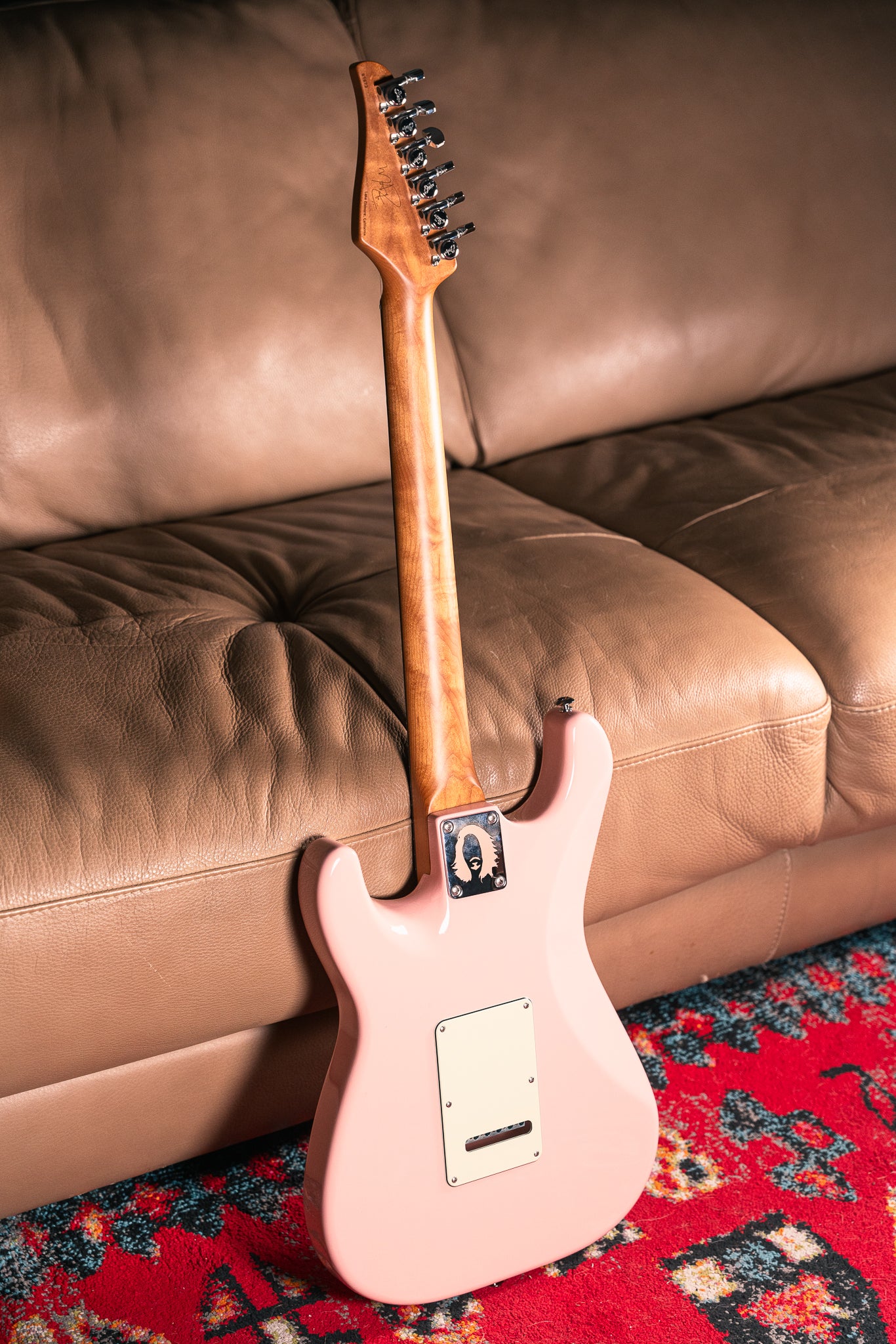 Suhr Mateus Asato Signature Classic S in Shell Pink