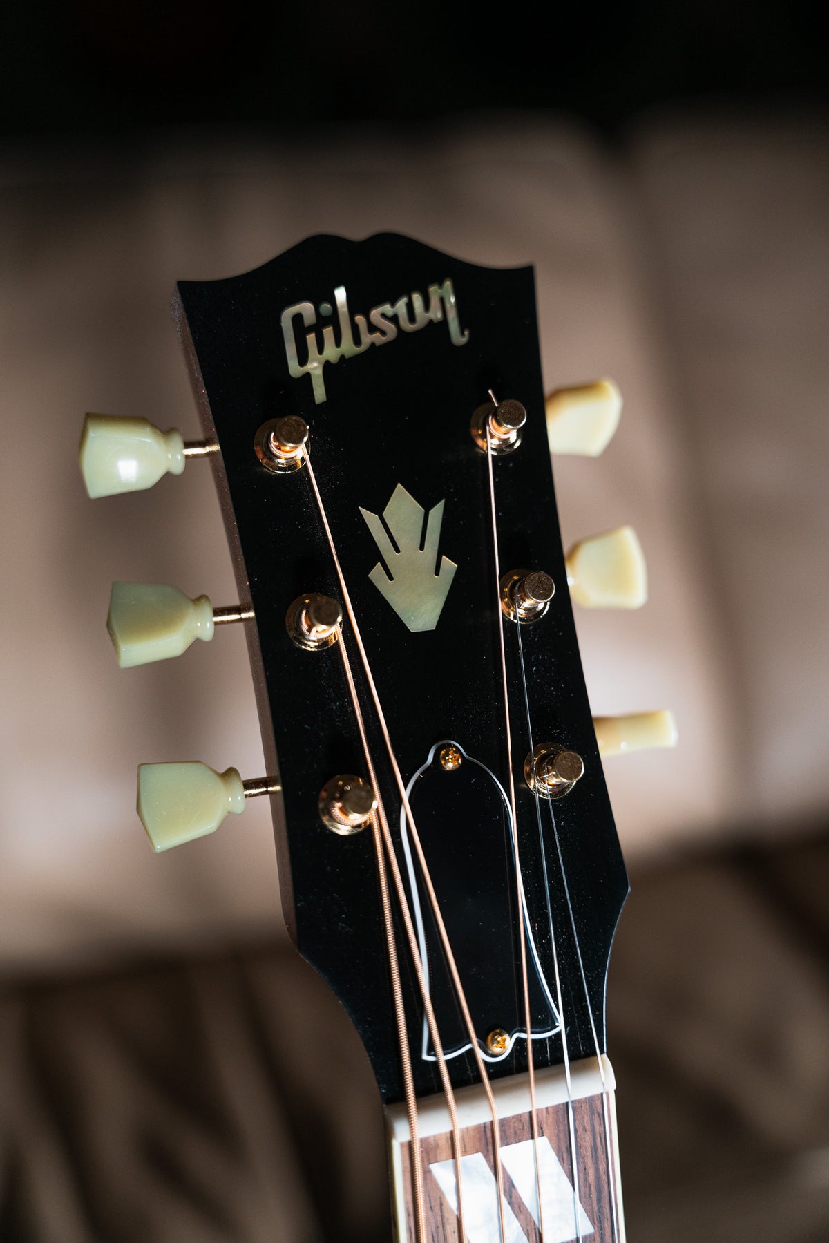 Gibson Custom 1960 Hummingbird Reissue Heritage Cherry Sunburst