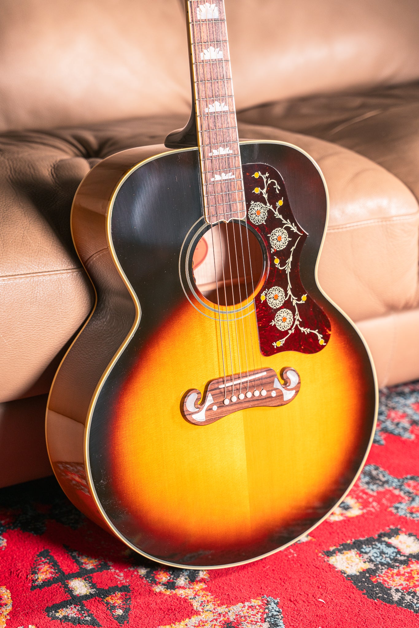 Gibson '60s SJ-200 in Vintage Sunburst