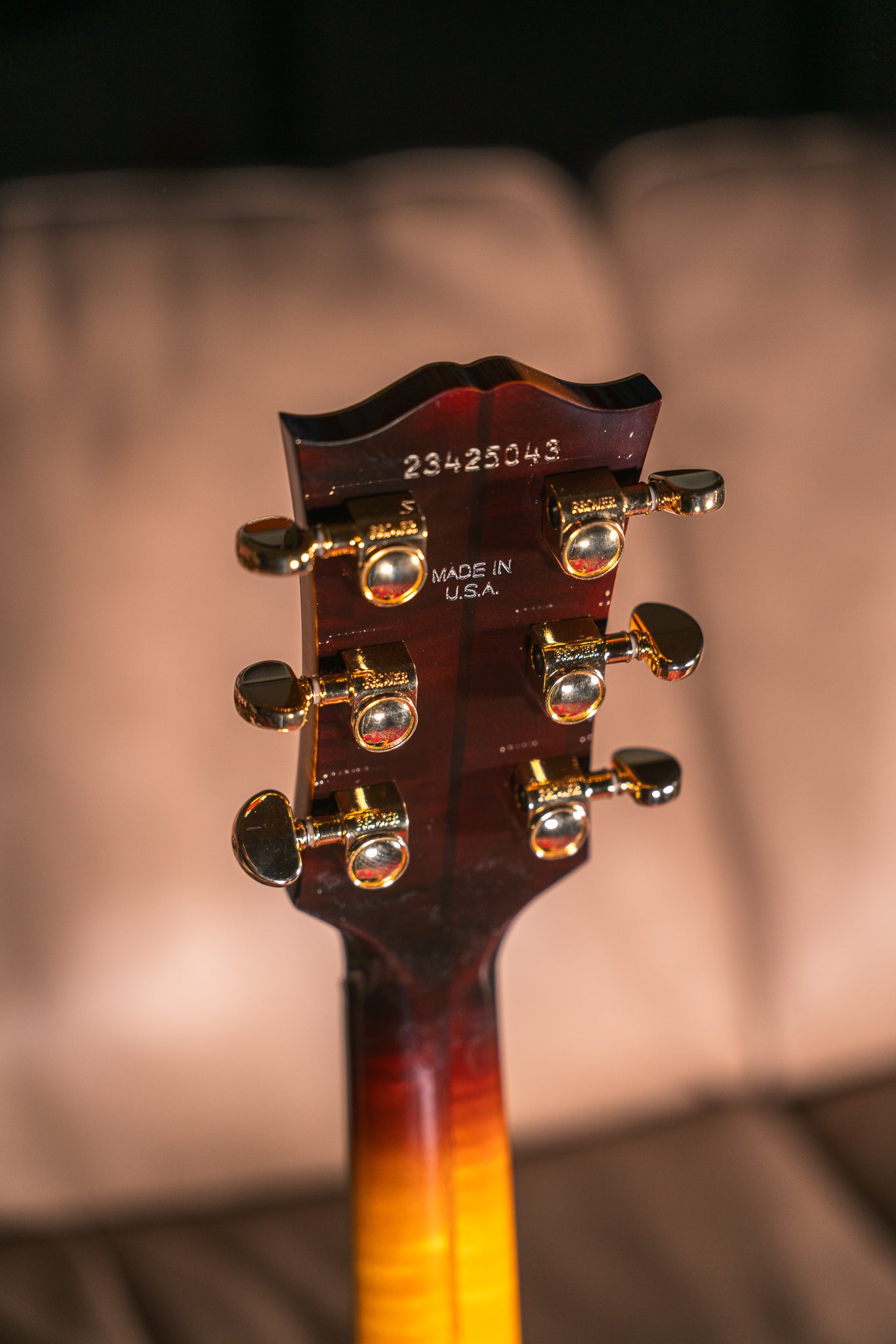 Gibson '60s SJ-200 in Vintage Sunburst