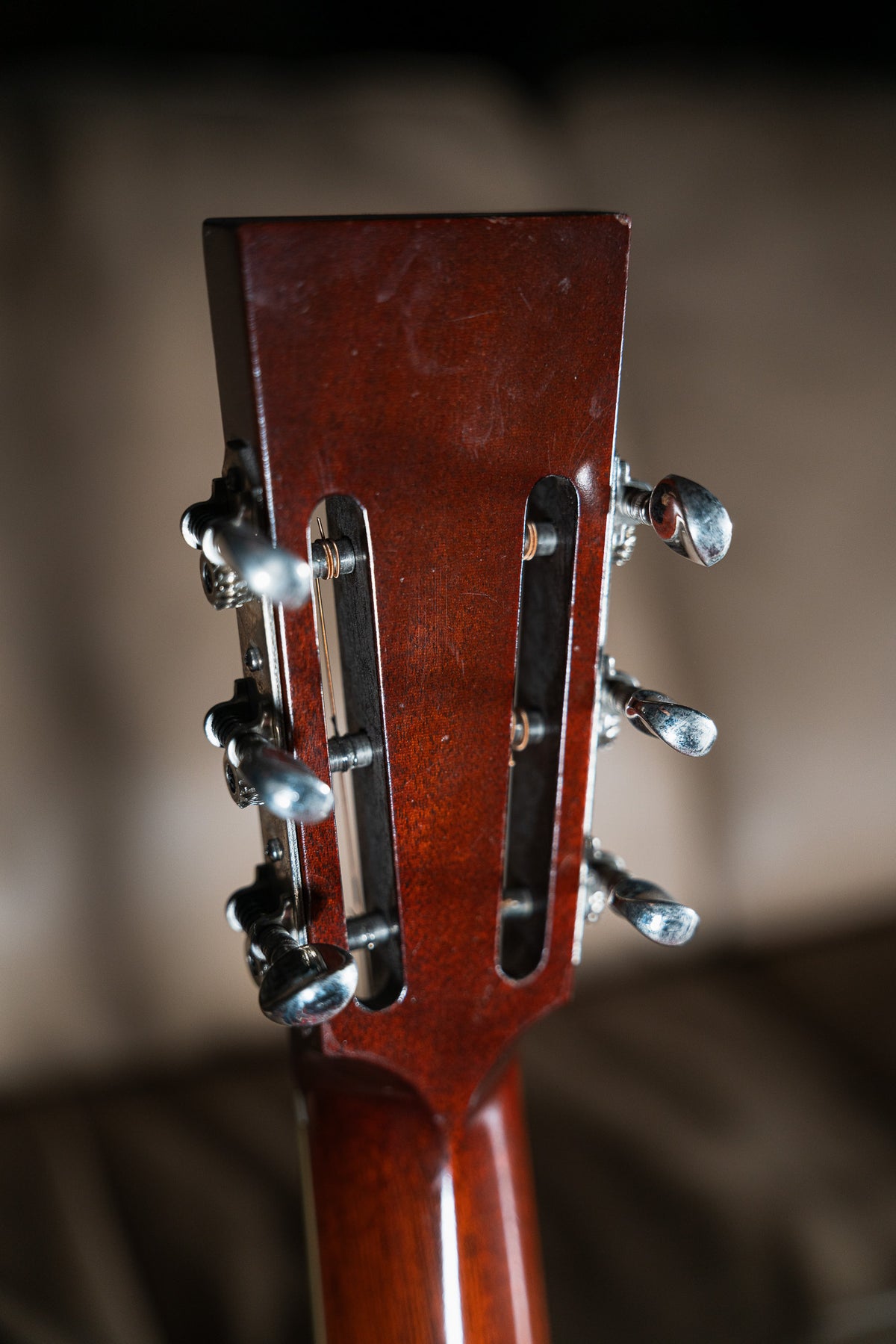 National Delphi with Neck Heel Repair Pre-Owned.