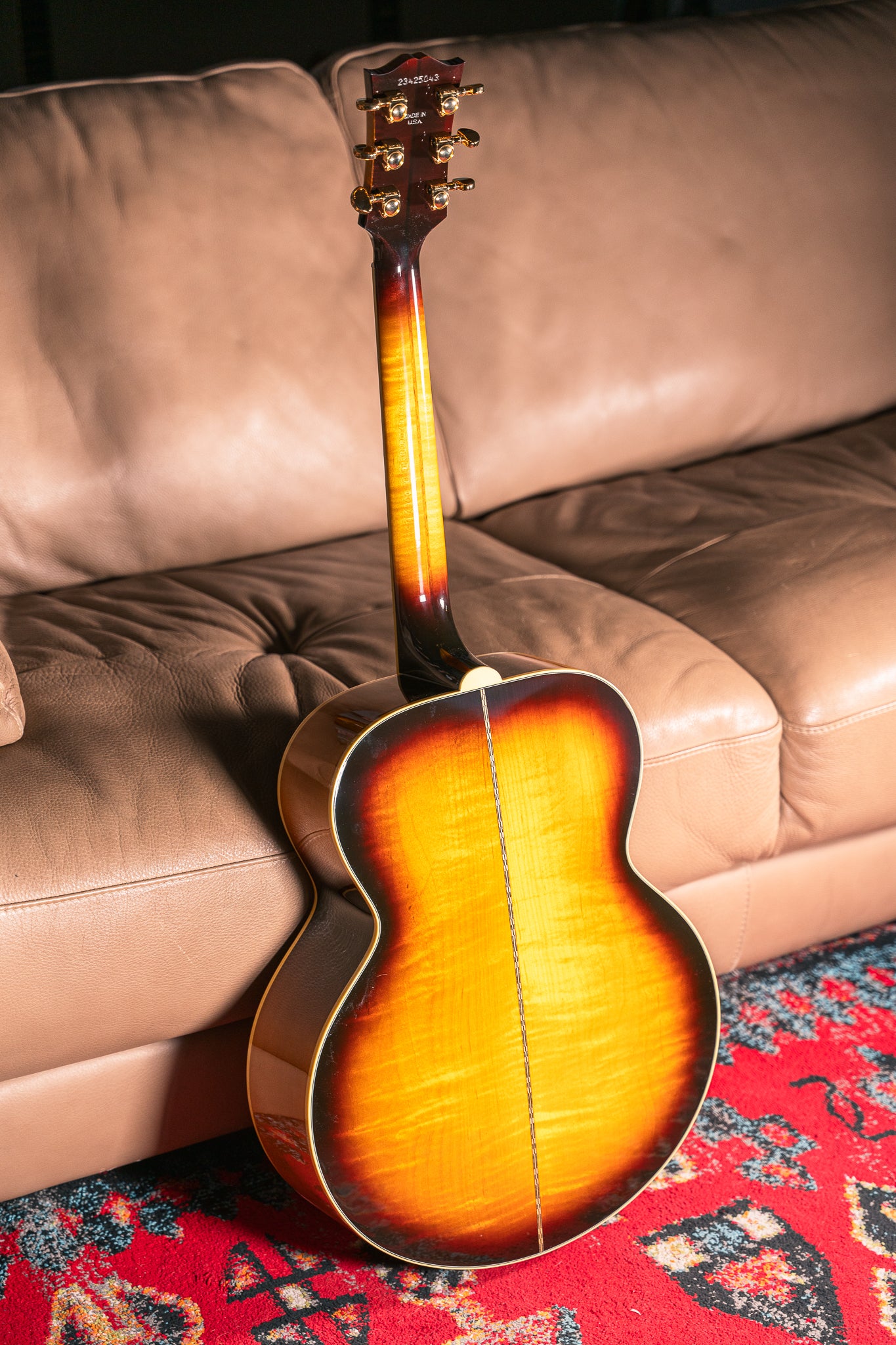 Gibson '60s SJ-200 in Vintage Sunburst