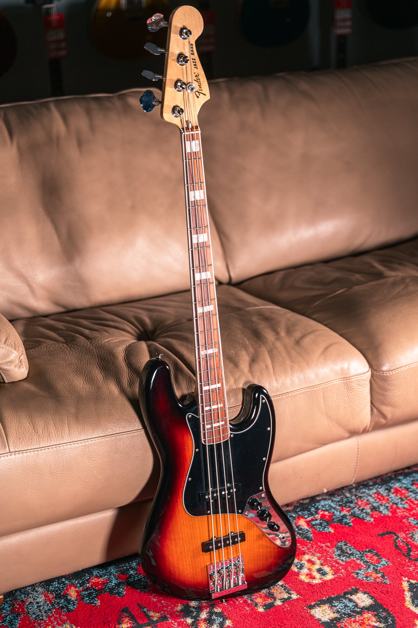 Fender - 2018 - '70s Jazz Bass in 3-Color Sunburst