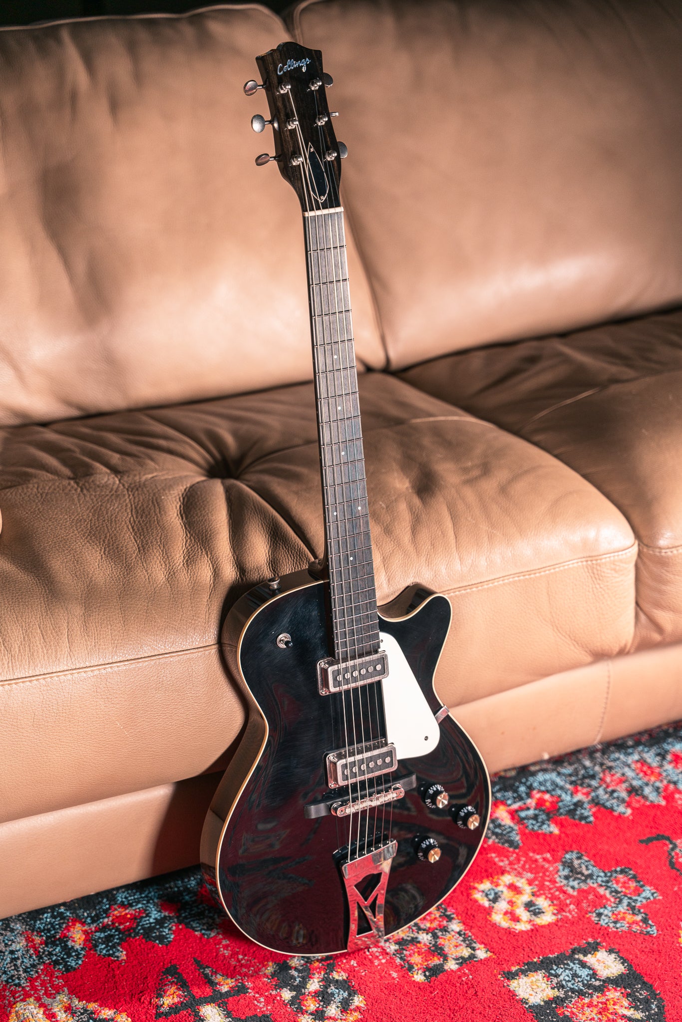 Collings 470 JL in Antiqued Black - Fixed Tailpiece