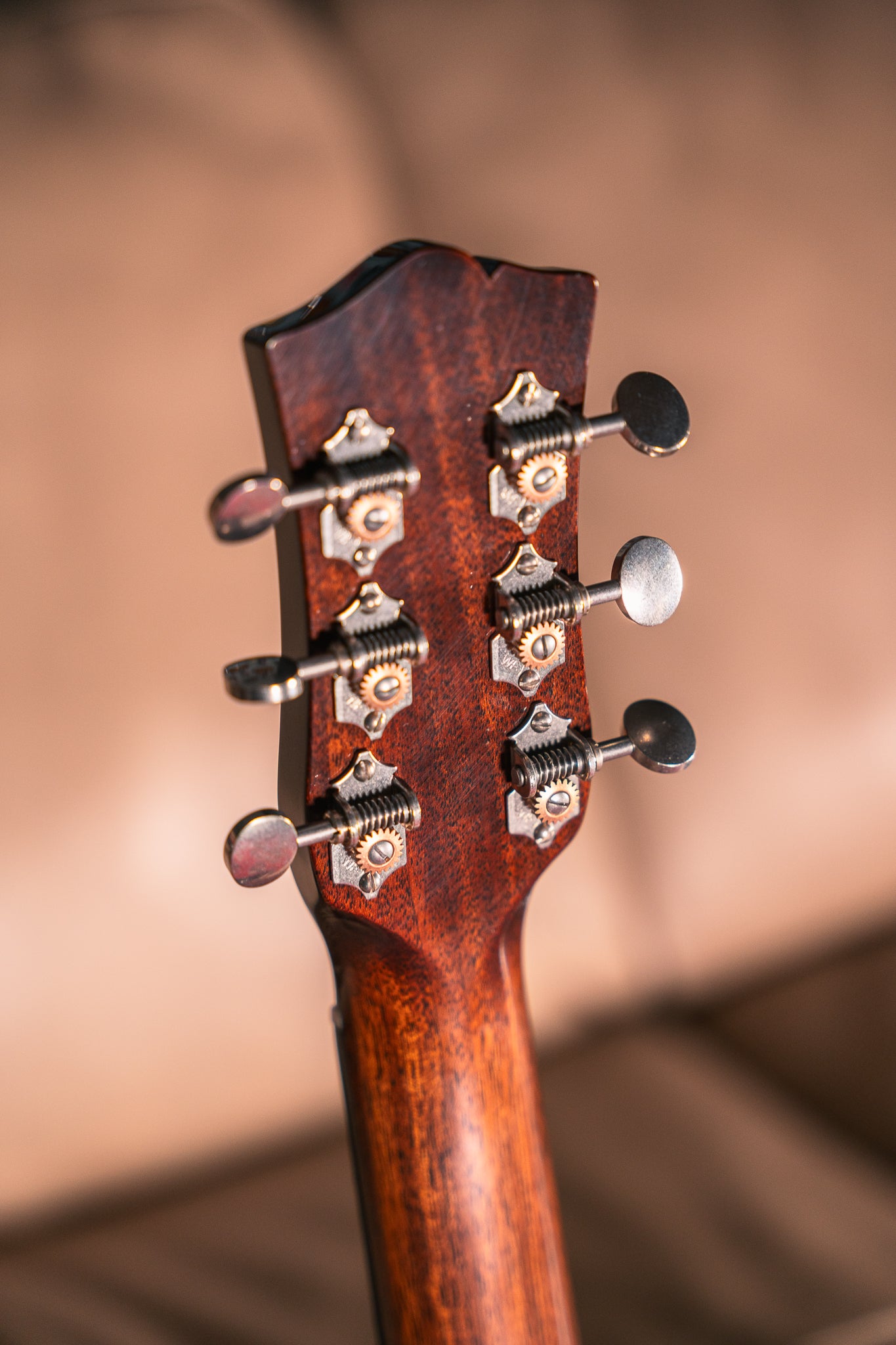 Collings 470 JL in Antiqued Black - Fixed Tailpiece