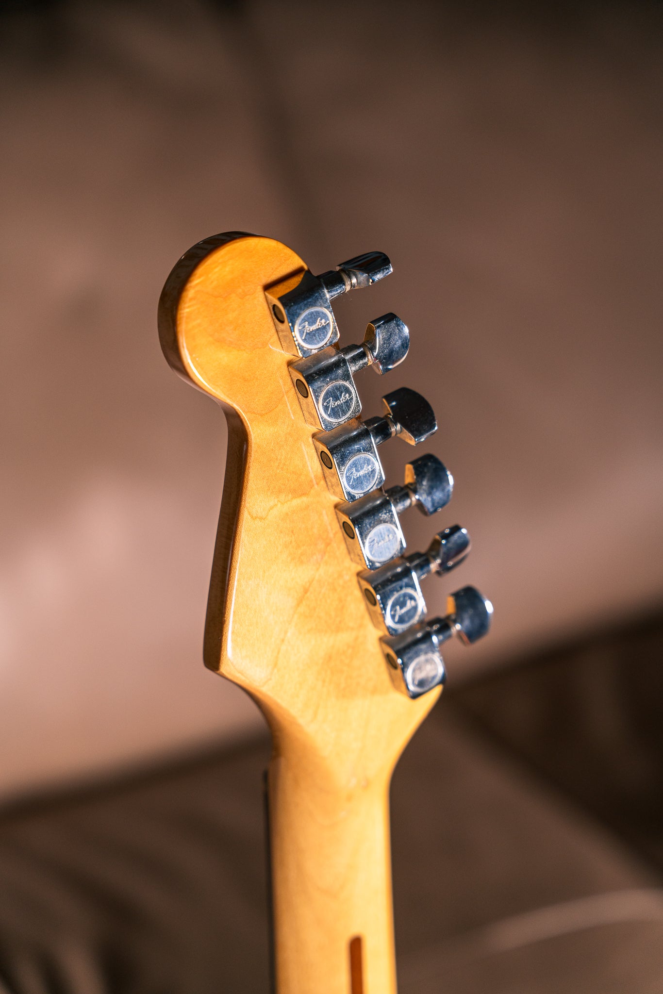 Fender - 1983 - Dan Smith Stratocaster in Olympic White