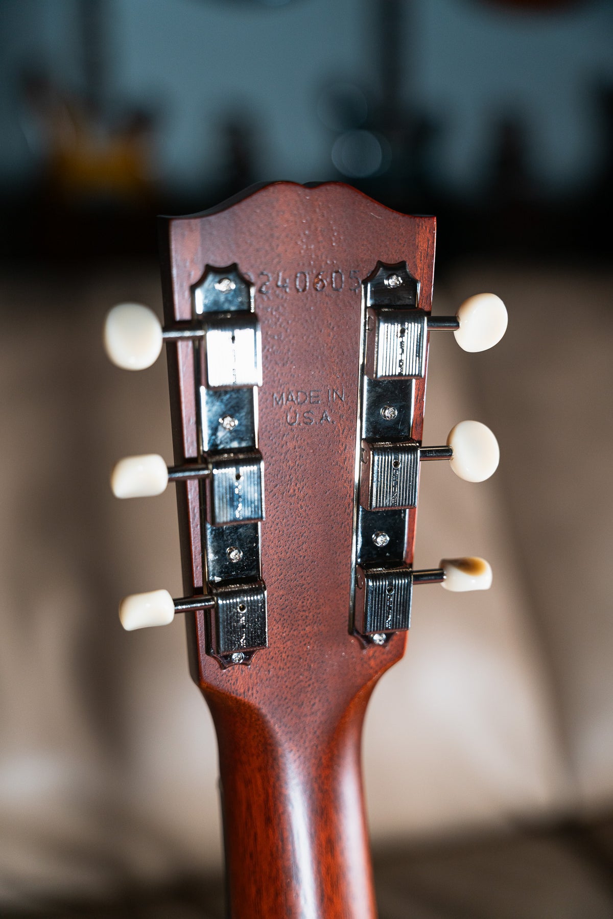 Gibson L-00 Century 12-Fret Vintage Amber