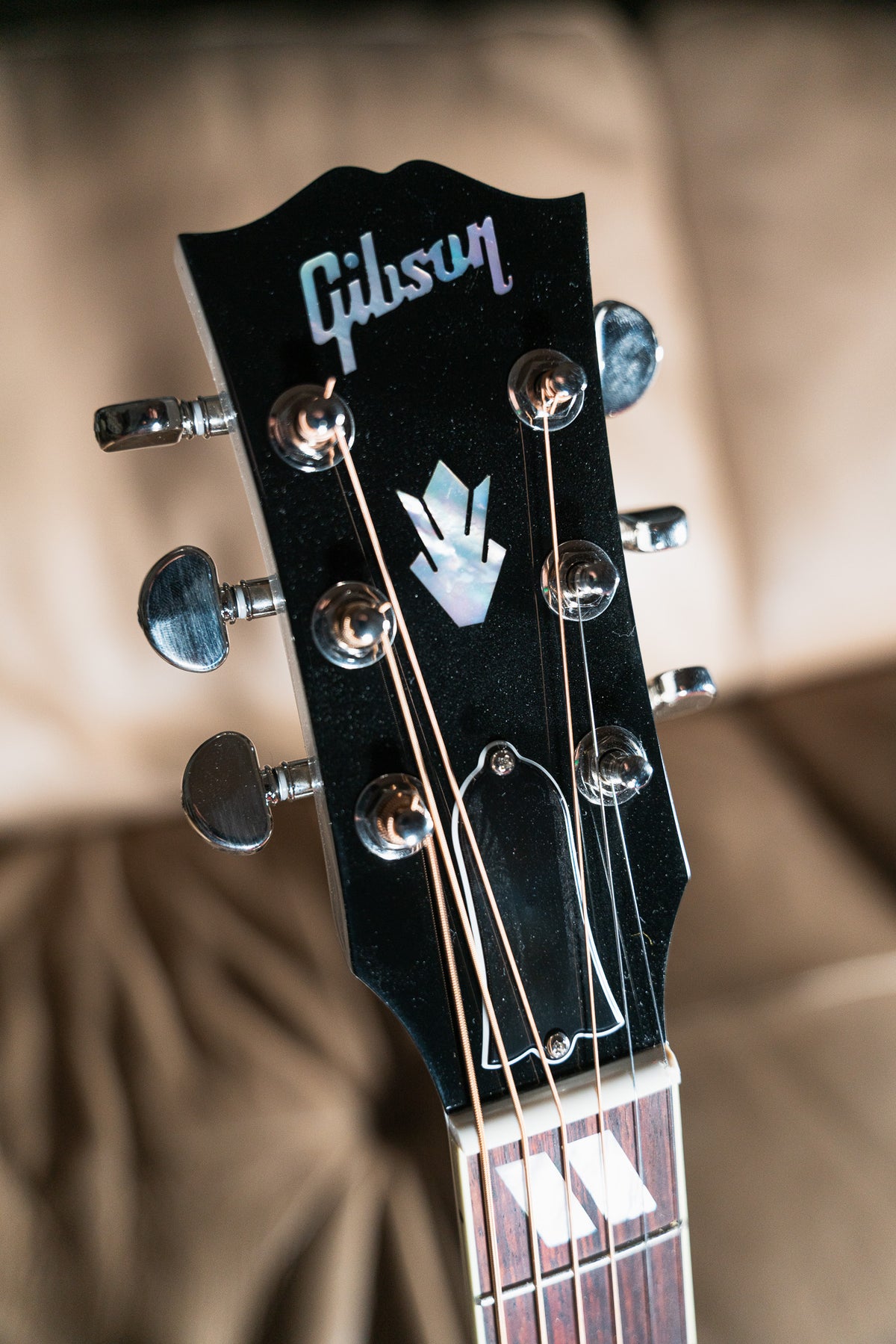 Gibson Hummingbird Maple Alpine White Gloss, Nickel Hardware, L.R. Baggs VTC Pre-Owned